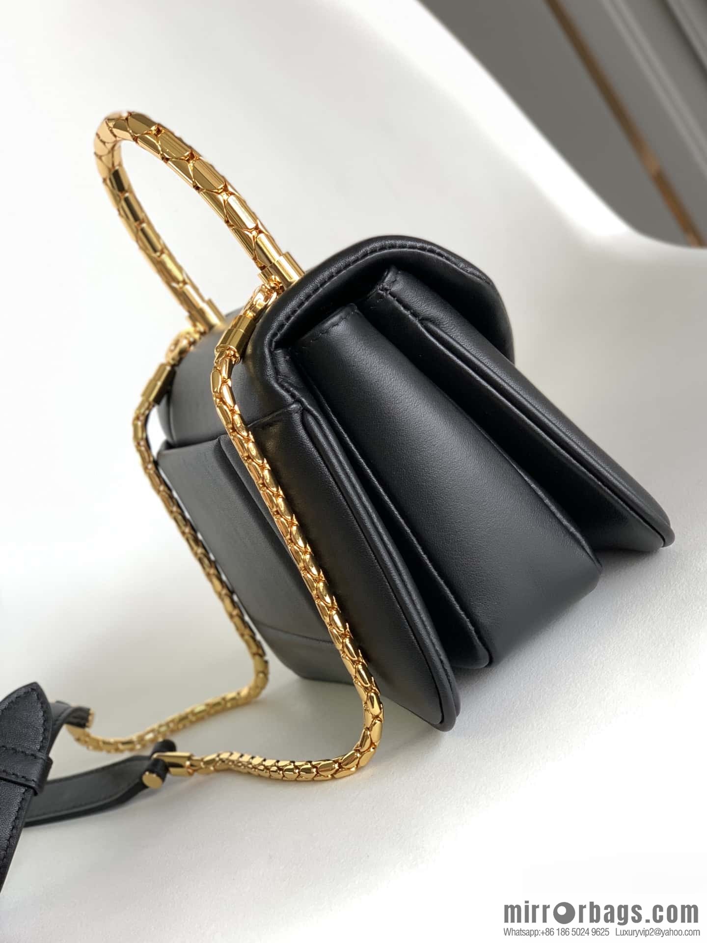 BVLGARI Bulgari SERPENTI REVERSE Small tote bag 292128 black 20CM