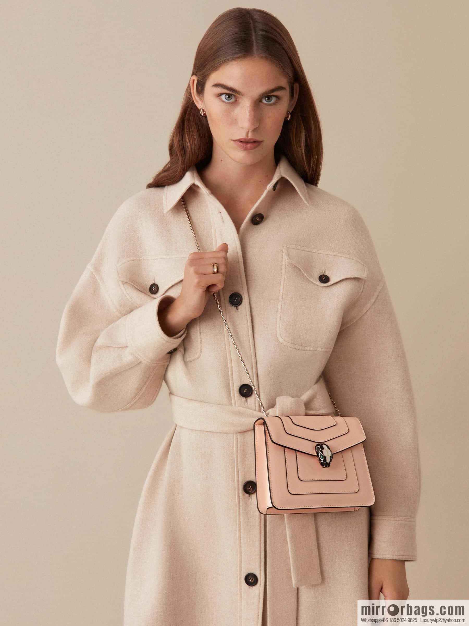 BVLGARI Bulgari Serpenti Forever crossbody bag 20CM 61879 Peach powder