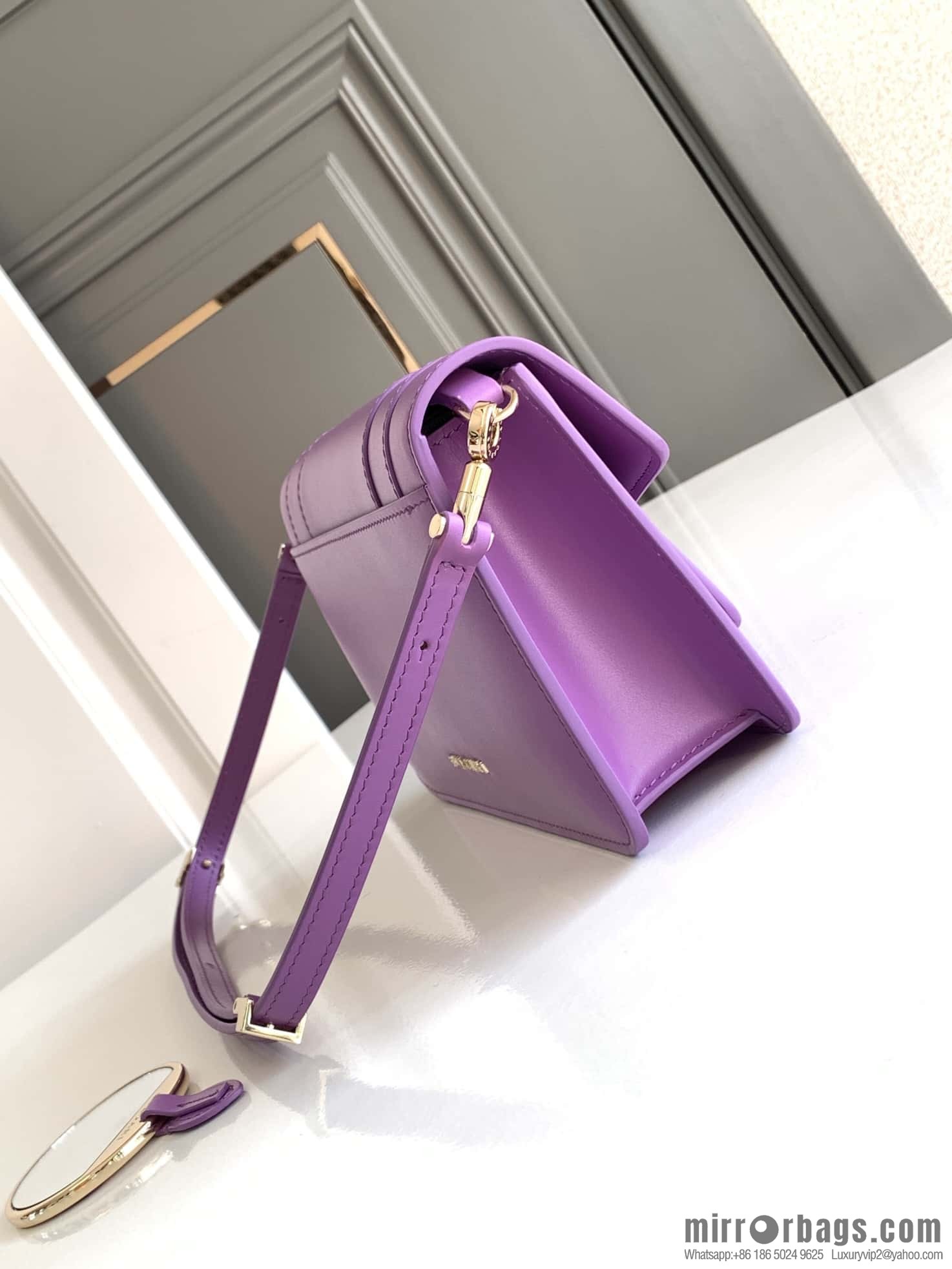 BVLGARI Bulgari EAST-WEST Series Small Shoulder Bag 292103 Light Purple Crystal Lilac 22CM