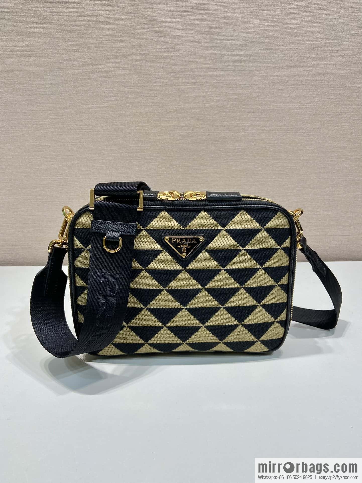 PRADA embroidery fabric messenger bag 🎉 2VH069