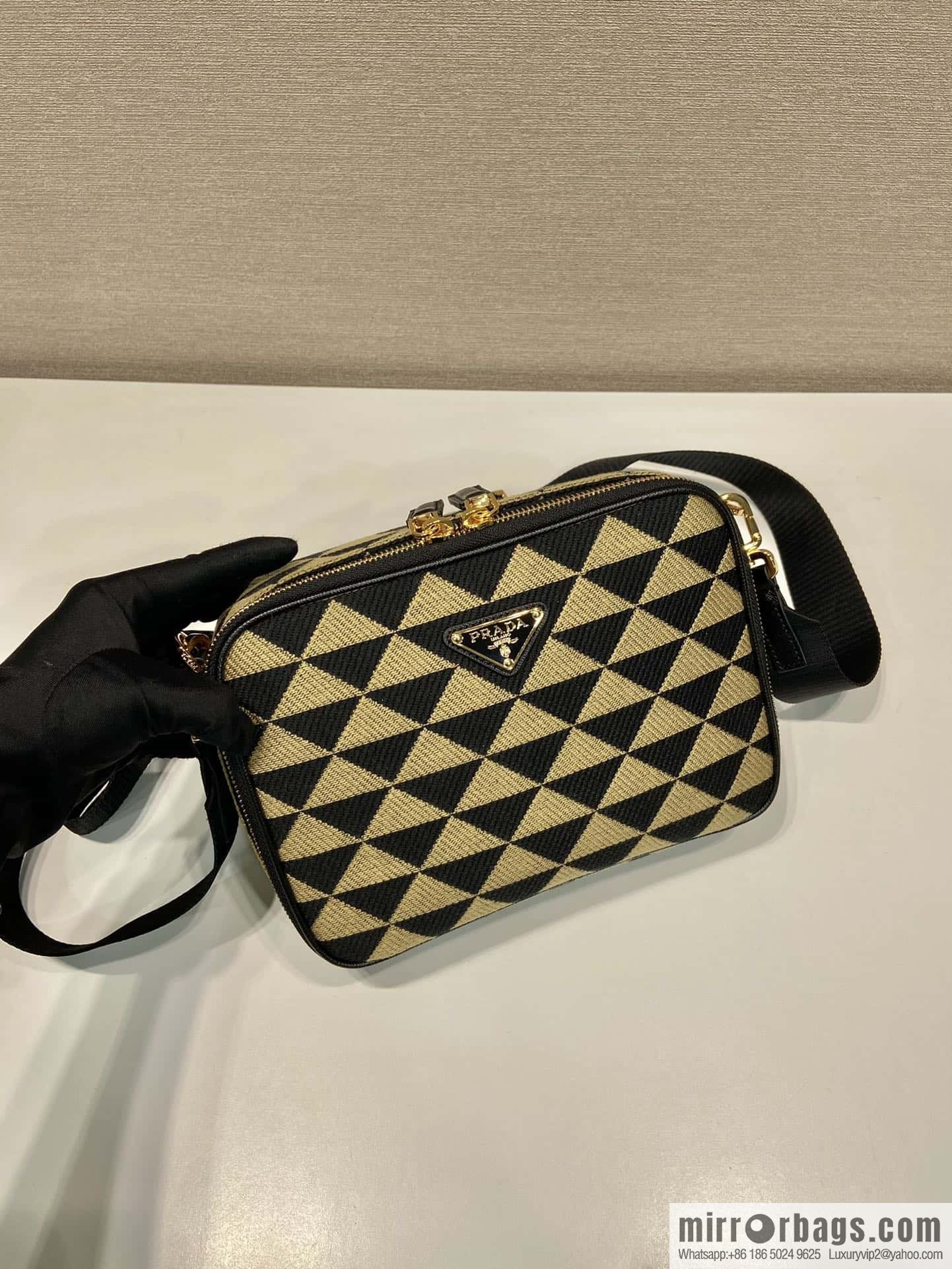 PRADA embroidery fabric messenger bag 🎉 2VH069