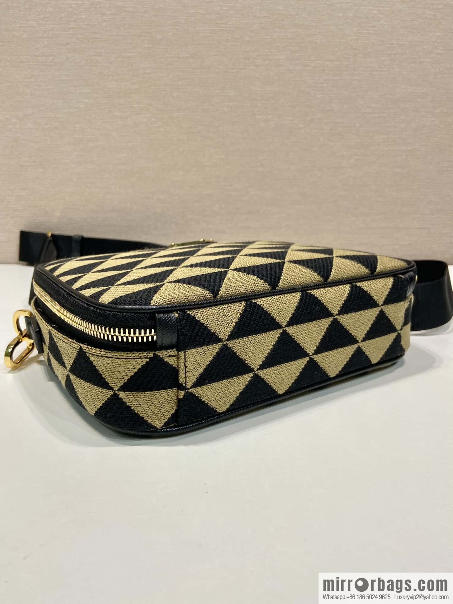 PRADA embroidery fabric messenger bag 🎉 2VH069