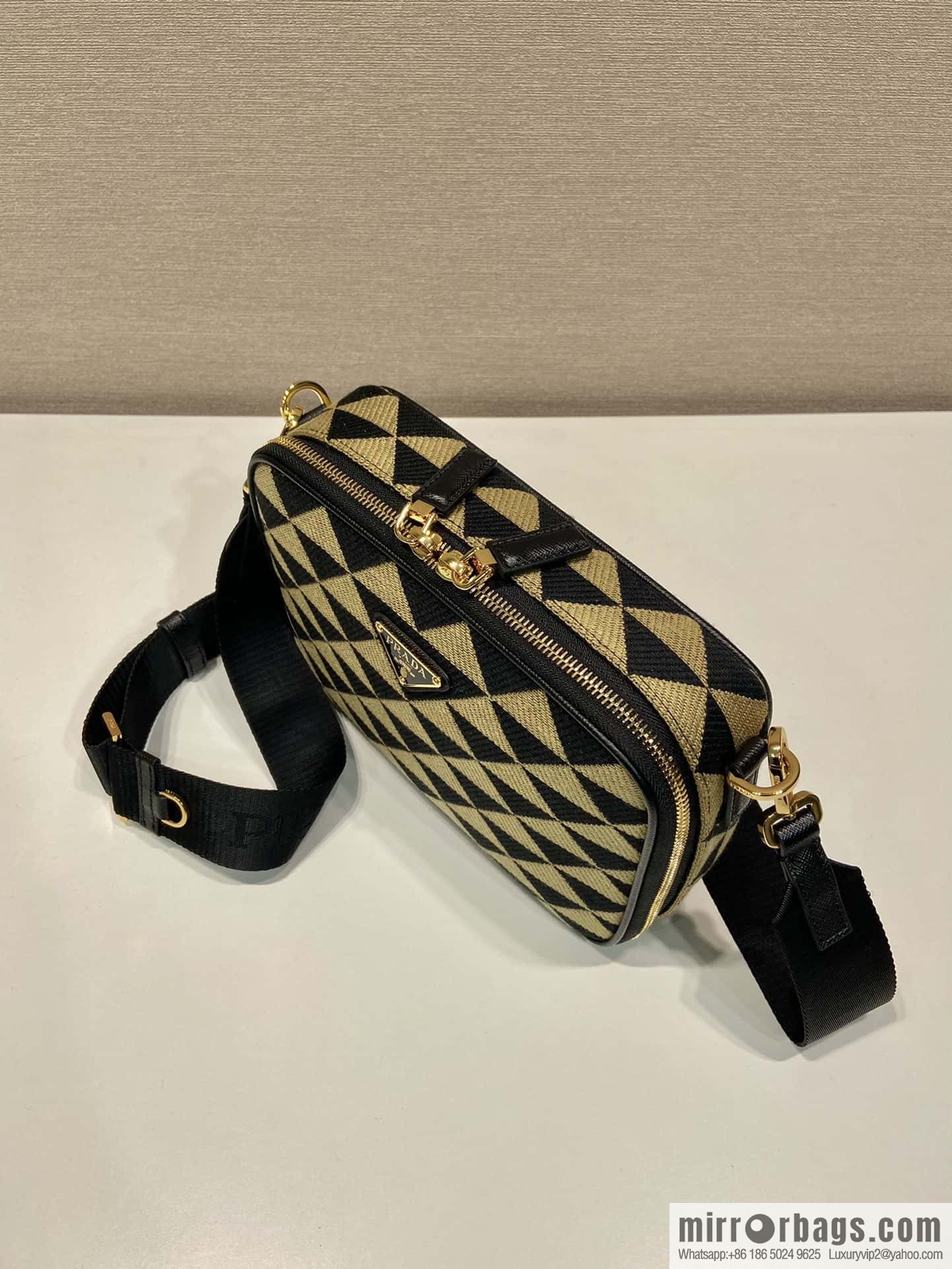 PRADA embroidery fabric messenger bag 🎉 2VH069