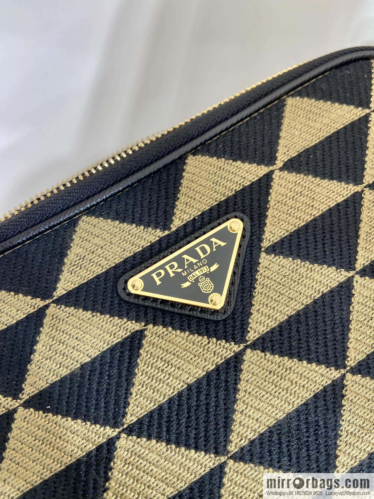 PRADA embroidery fabric messenger bag 🎉 2VH069
