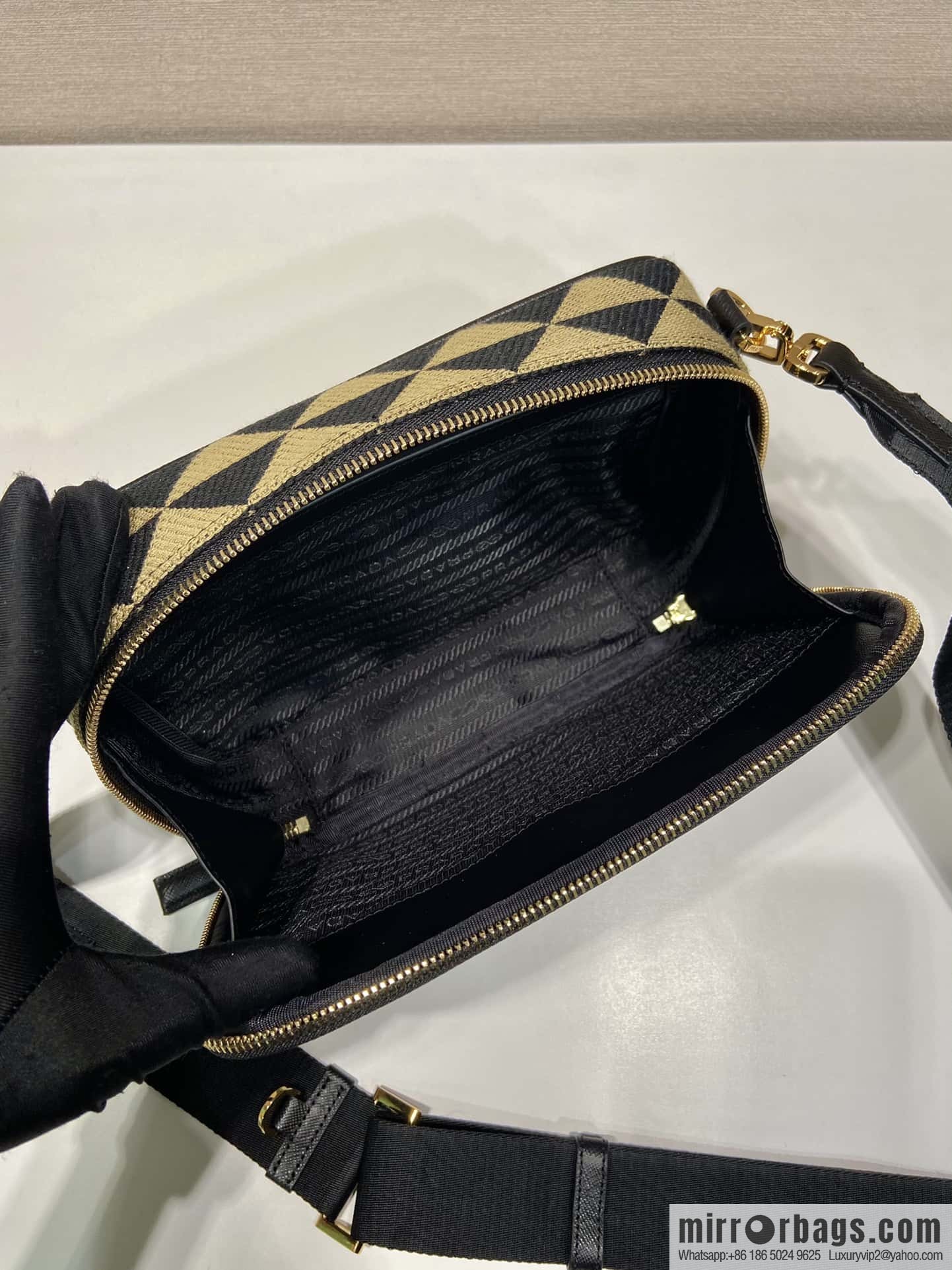 PRADA embroidery fabric messenger bag 🎉 2VH069