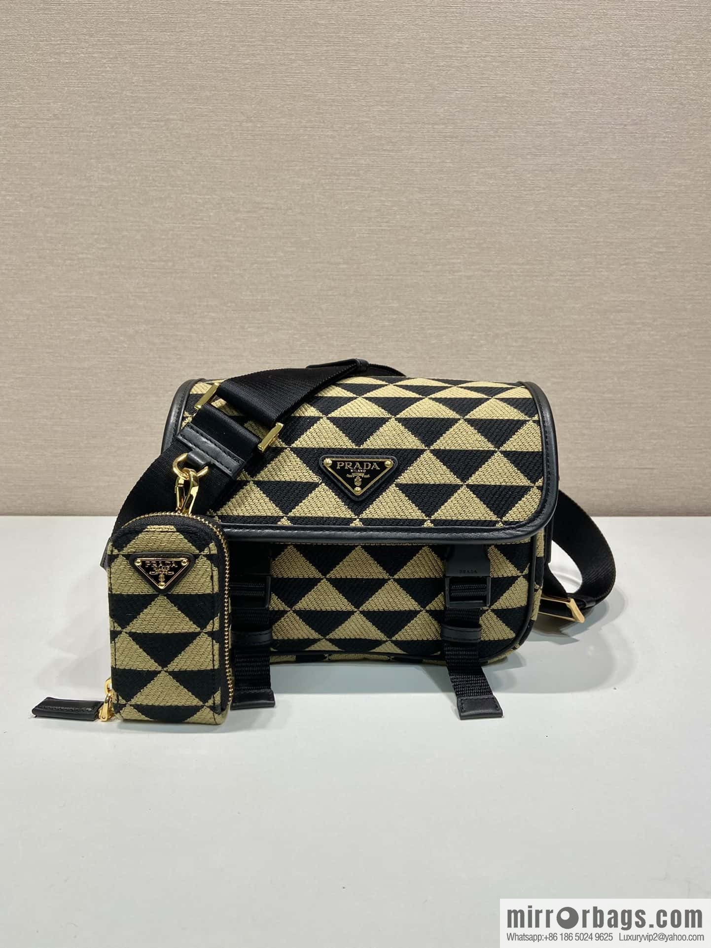 PRADA embroidery fabric messenger bag 🎉 2VD034