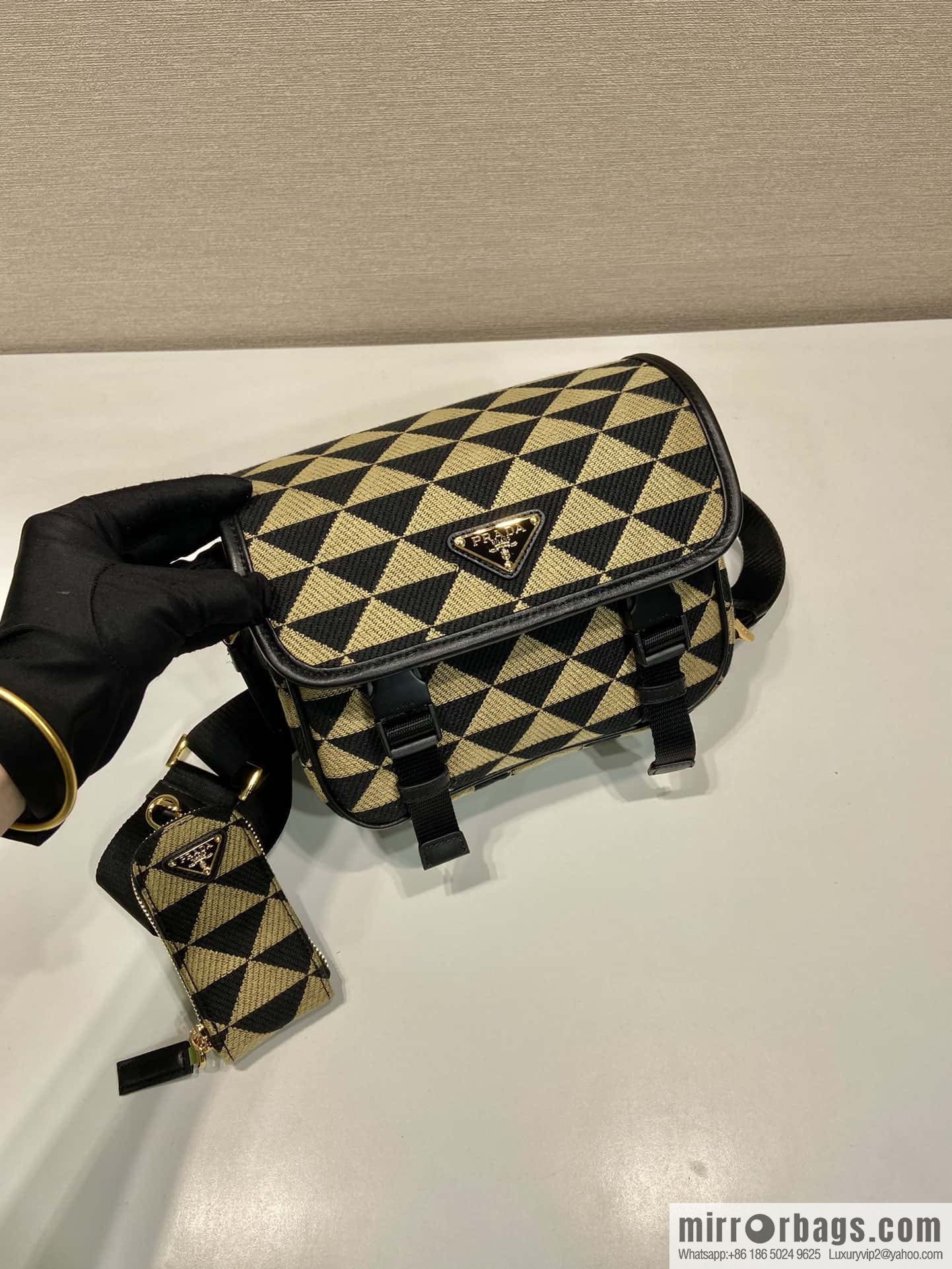 PRADA embroidery fabric messenger bag 🎉 2VD034