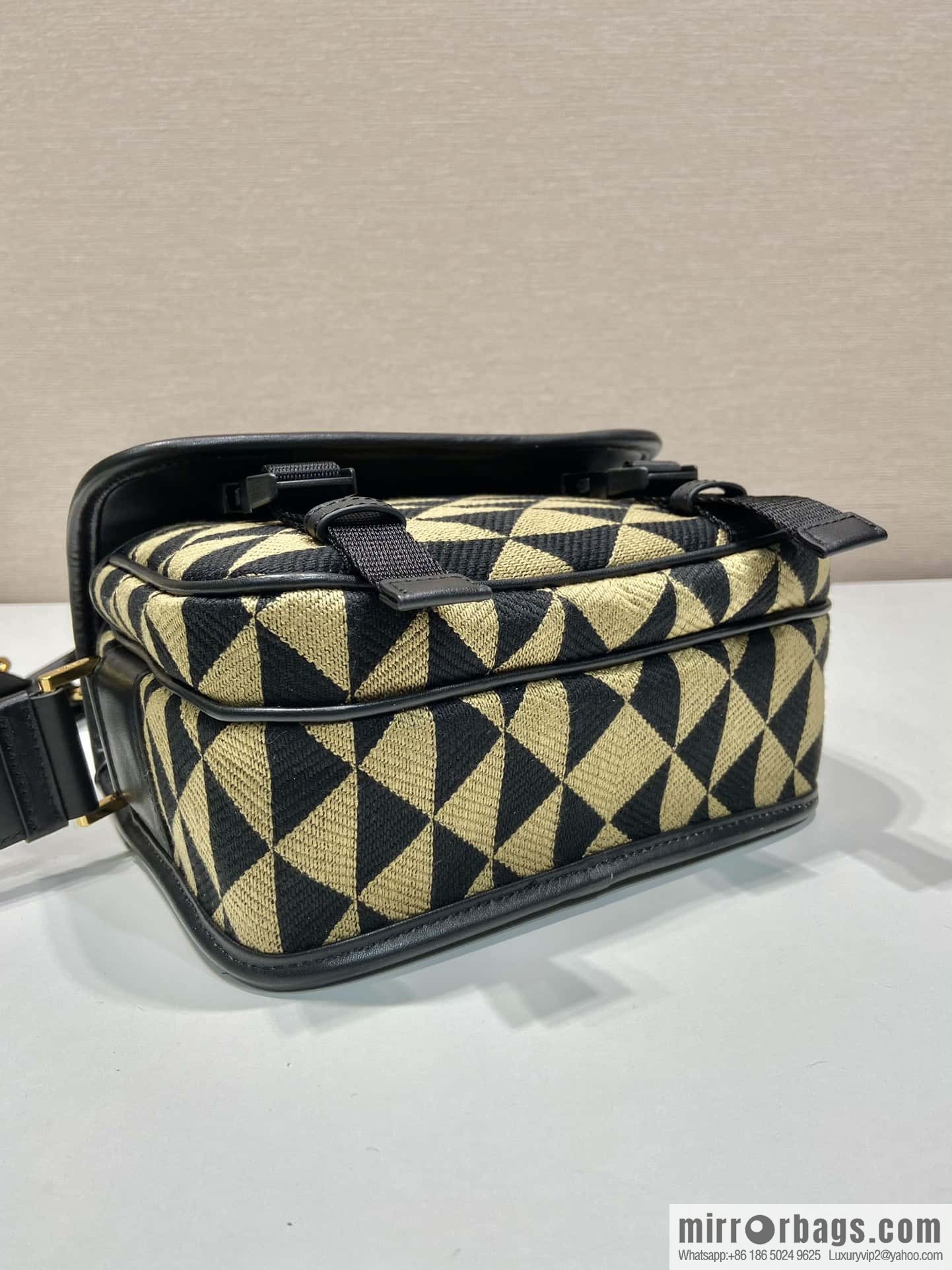 PRADA embroidery fabric messenger bag 🎉 2VD034