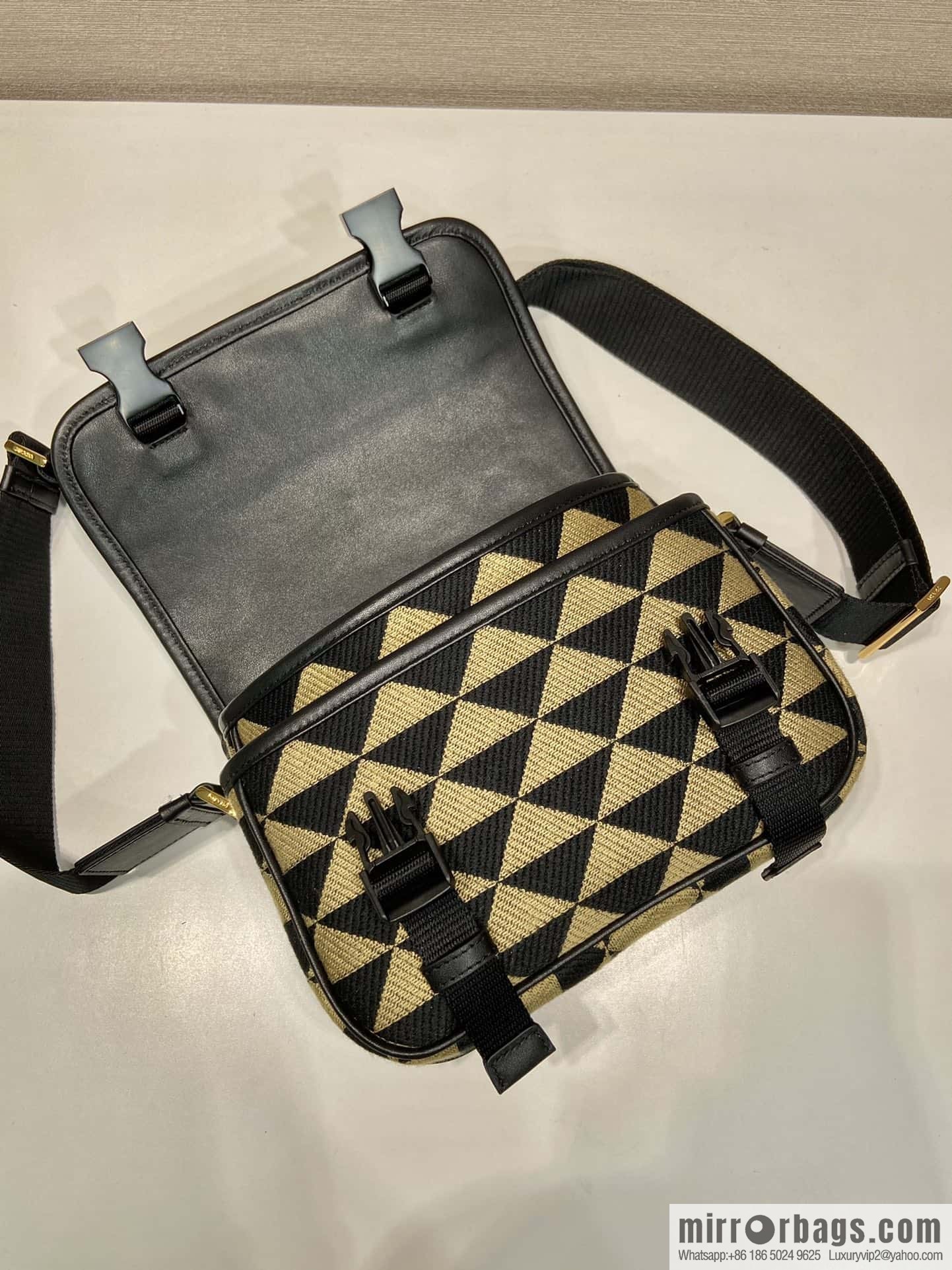 PRADA embroidery fabric messenger bag 🎉 2VD034