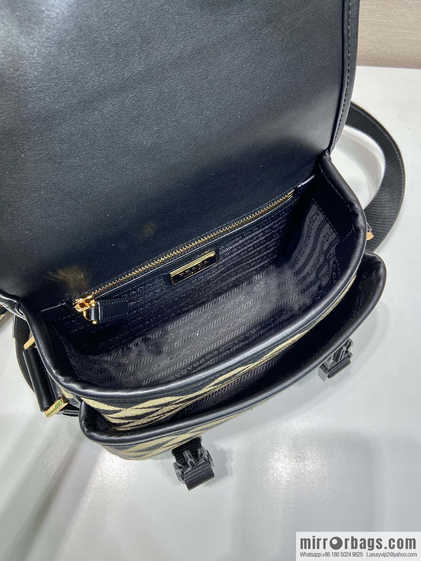 PRADA embroidery fabric messenger bag 🎉 2VD034