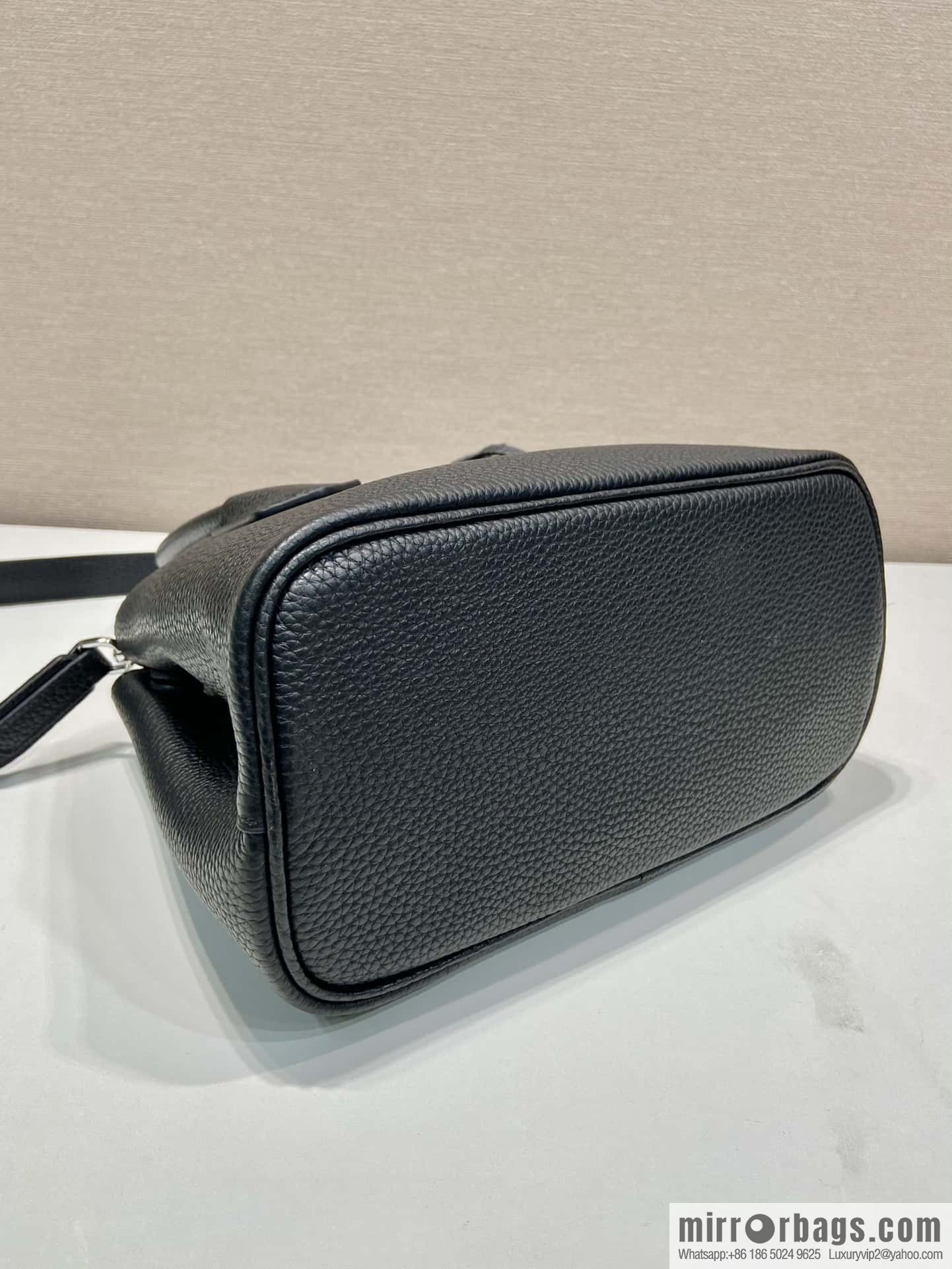 PRADA new shopping bag 🎉 1BG443 suede black