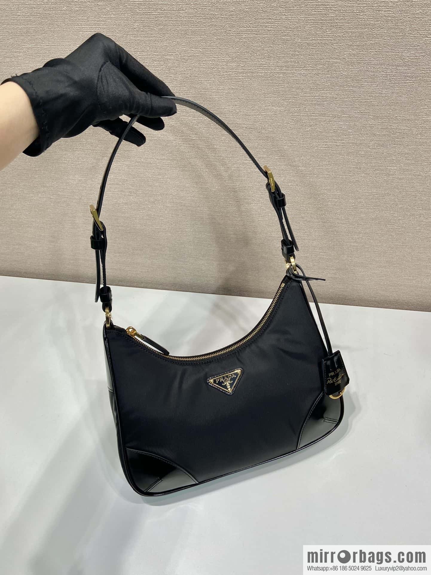 PRADA nylon with glossy leather new armpit bag 🎉 1BC214