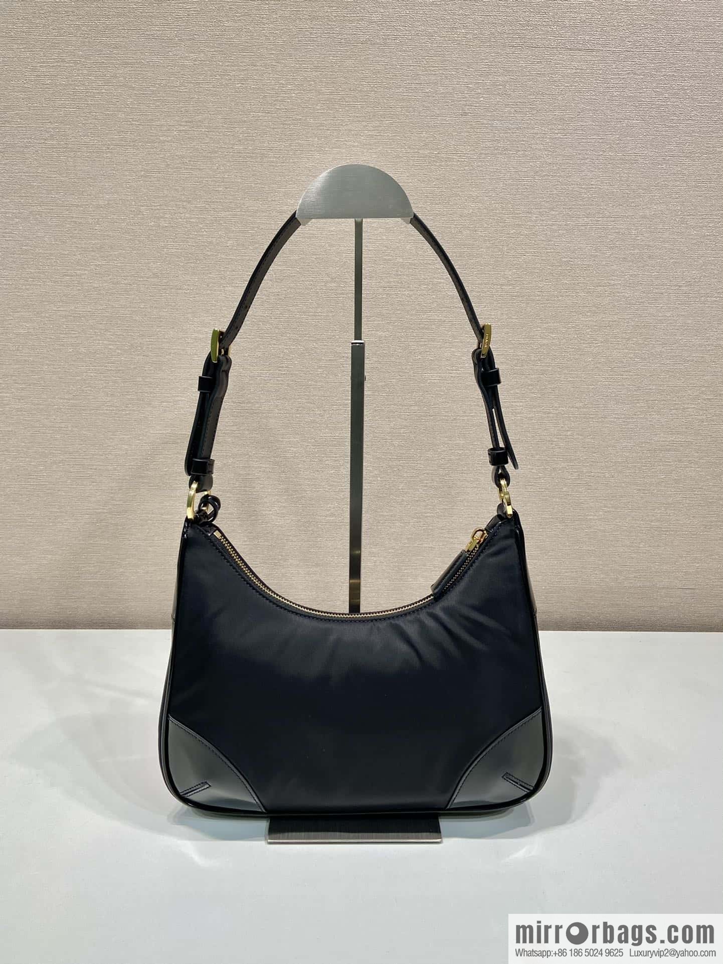 PRADA nylon with glossy leather new armpit bag 🎉 1BC214