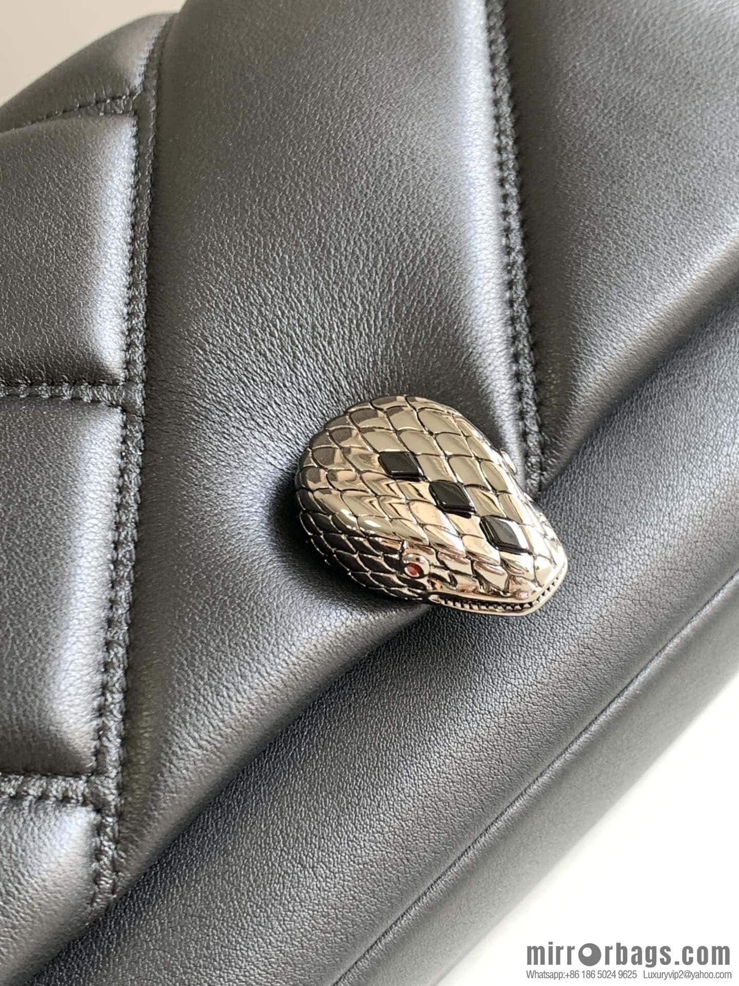 BVLGARI Bulgari SERPENTI CABOCHON 291088 black 22CM