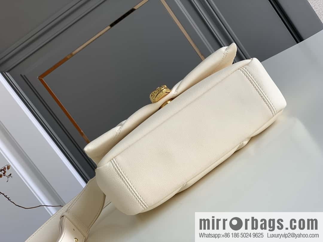 BVLGARI Bulgari SERPENTI CABOCHON Series 291088 White 22CM