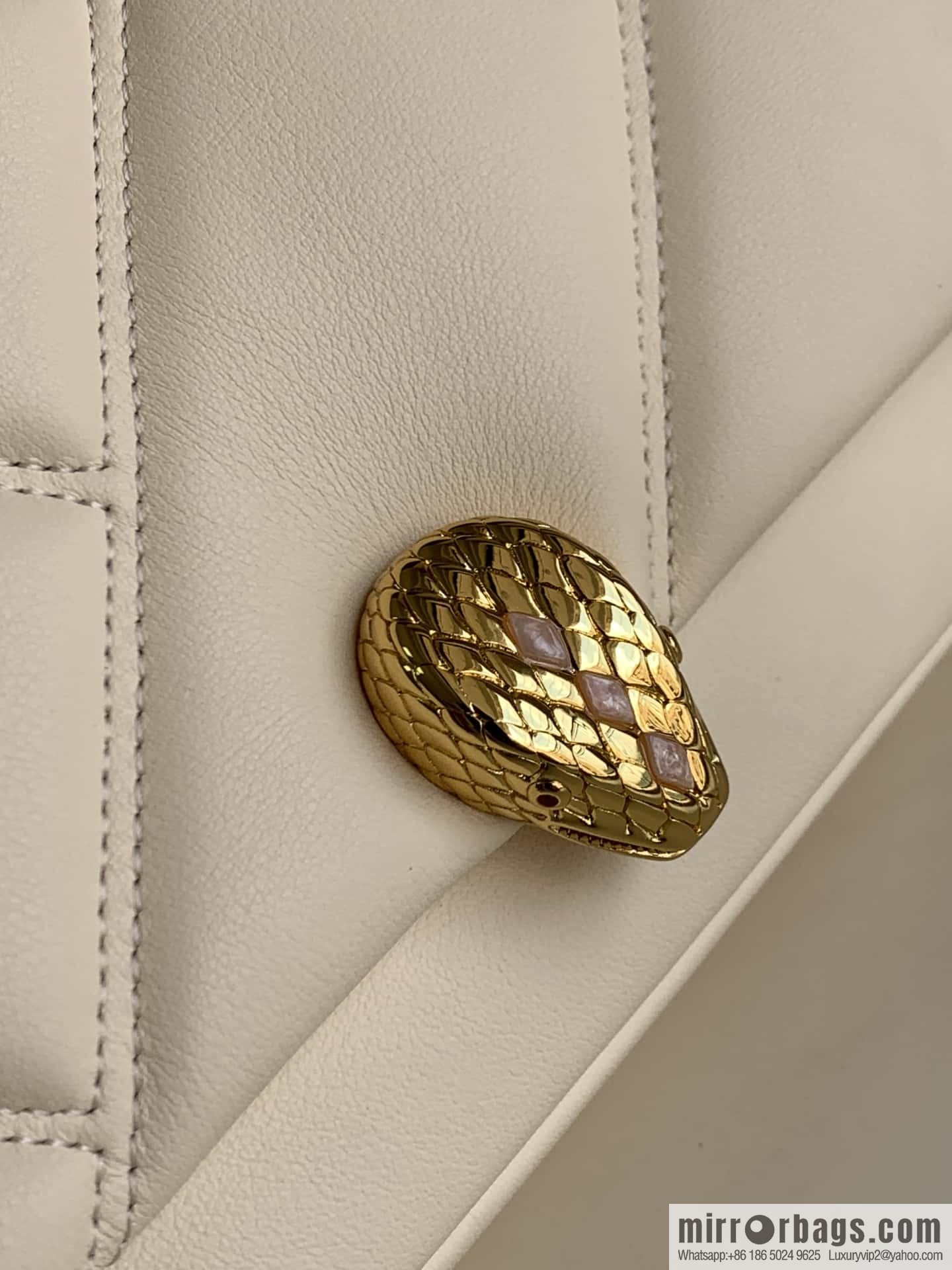BVLGARI Bulgari SERPENTI CABOCHON Series 291088 White 22CM