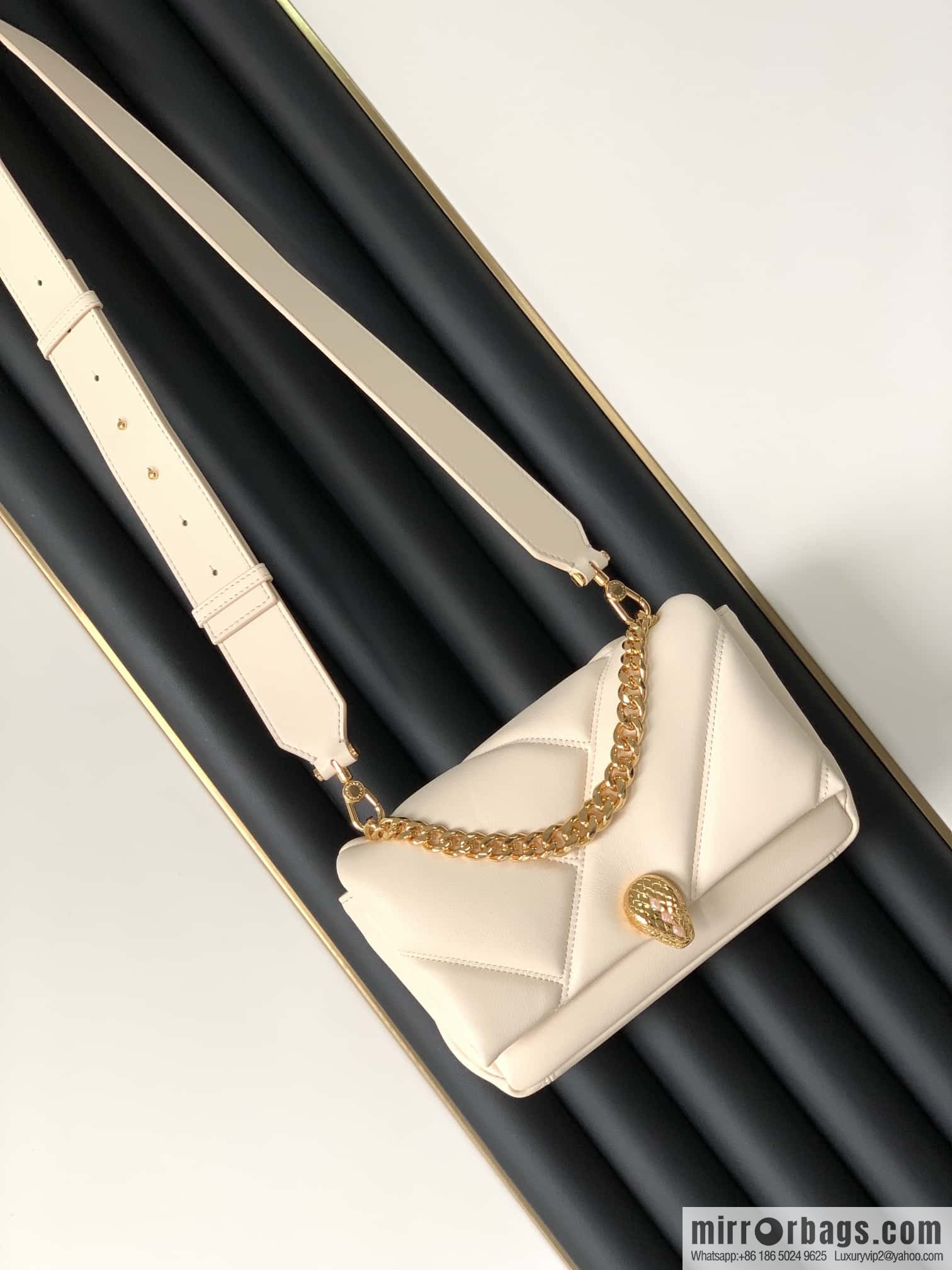 BVLGARI Bulgari SERPENTI CABOCHON Series 291088 White 22CM