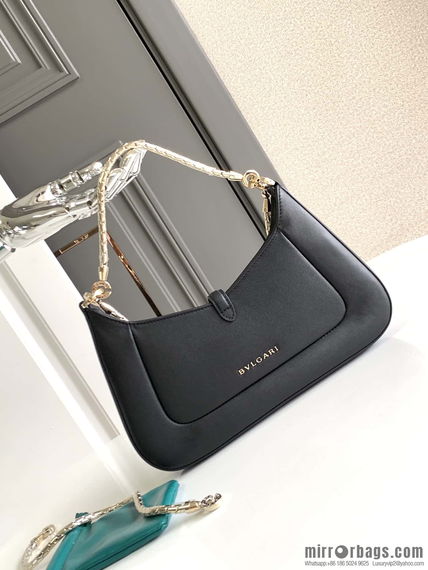 BVLGARI Bulgari SERPENTI BAIA series small shoulder bag 293208 black 27CM