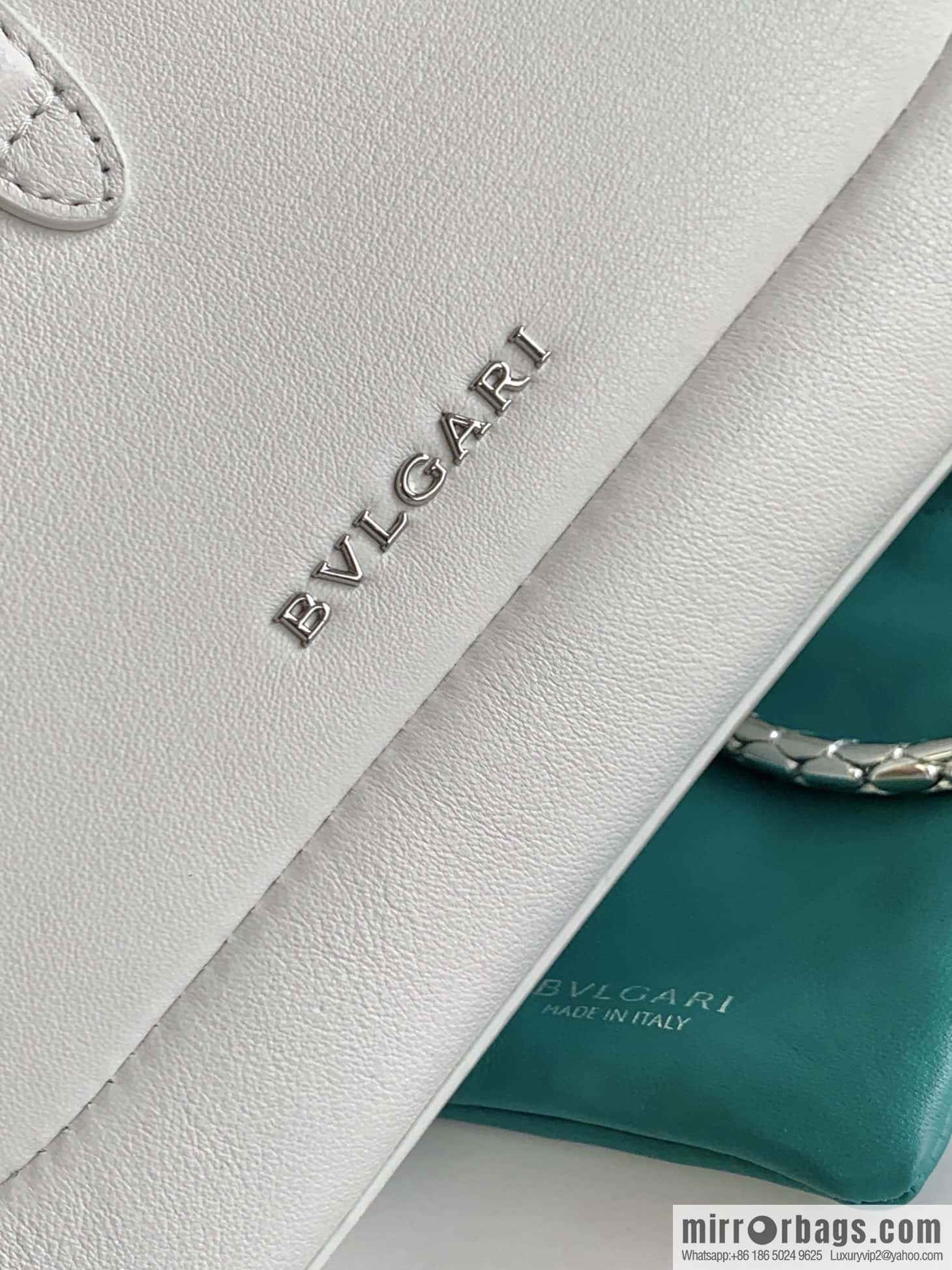 BVLGARI Bulgari SERPENTI BAIA series small shoulder bag 293208 white 27CM