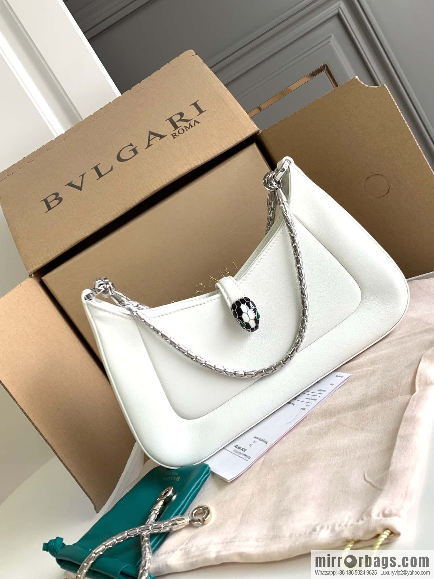 BVLGARI Bulgari SERPENTI BAIA series small shoulder bag 293208 white 27CM