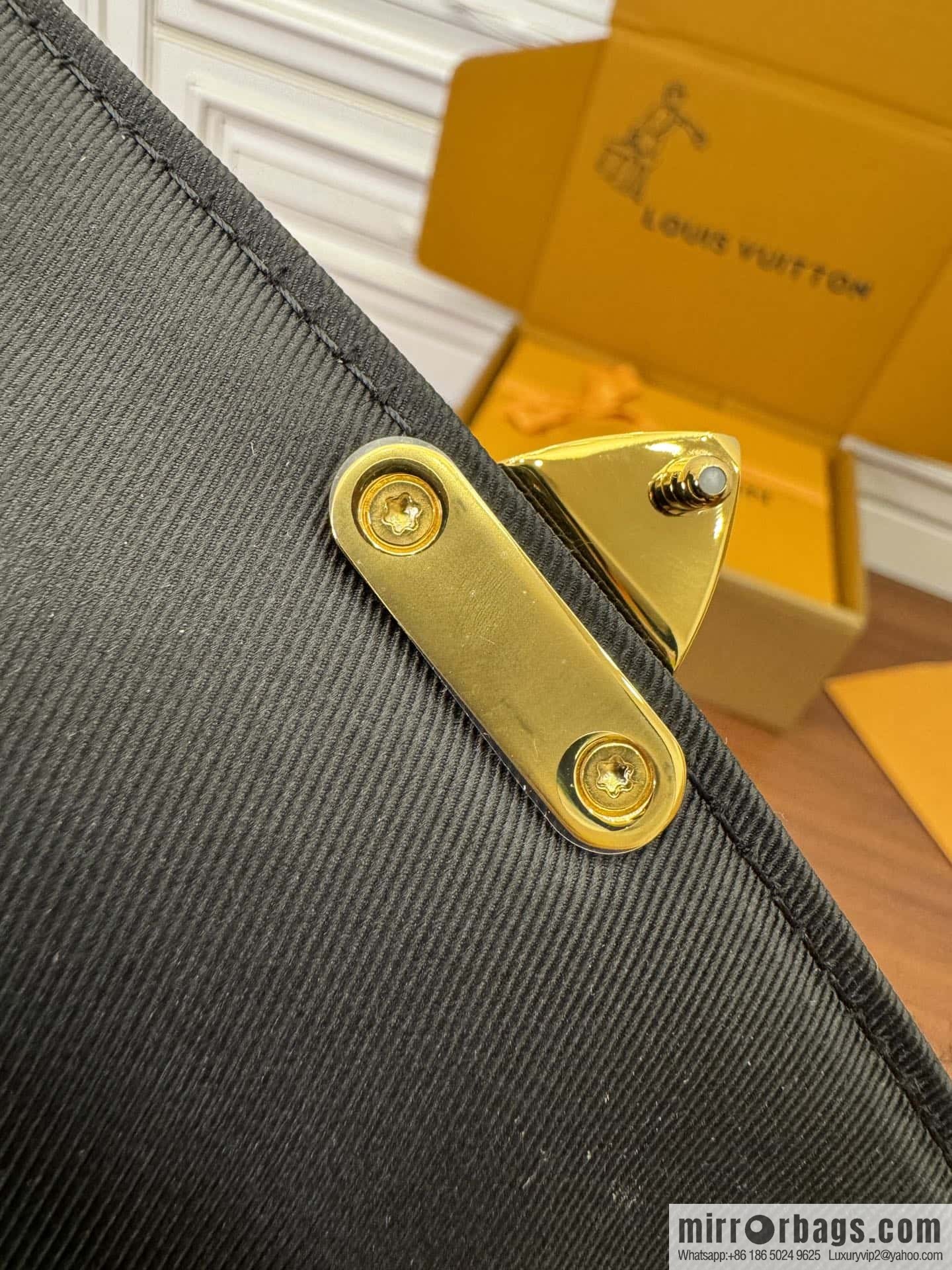 LV M82637 Wallet On Chain Métis