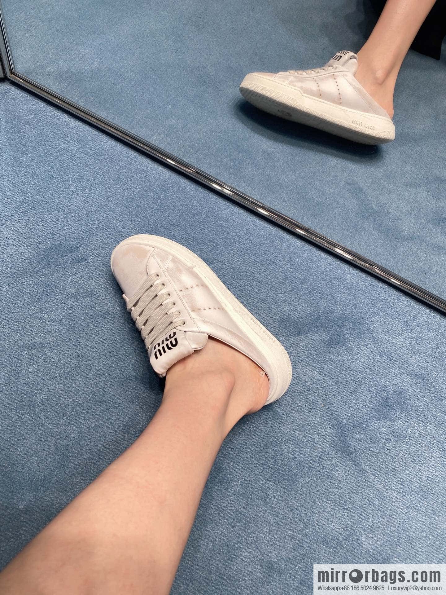 MIUMIU Miao Miao Old dirty casual one pedal half tray white shoes