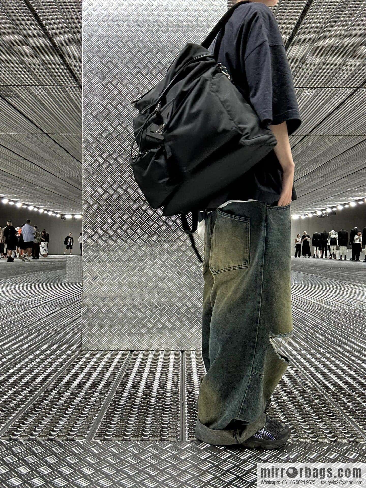 PRADA new catwalk model 🎉 2VZ108 shoulder back/shoulder bag