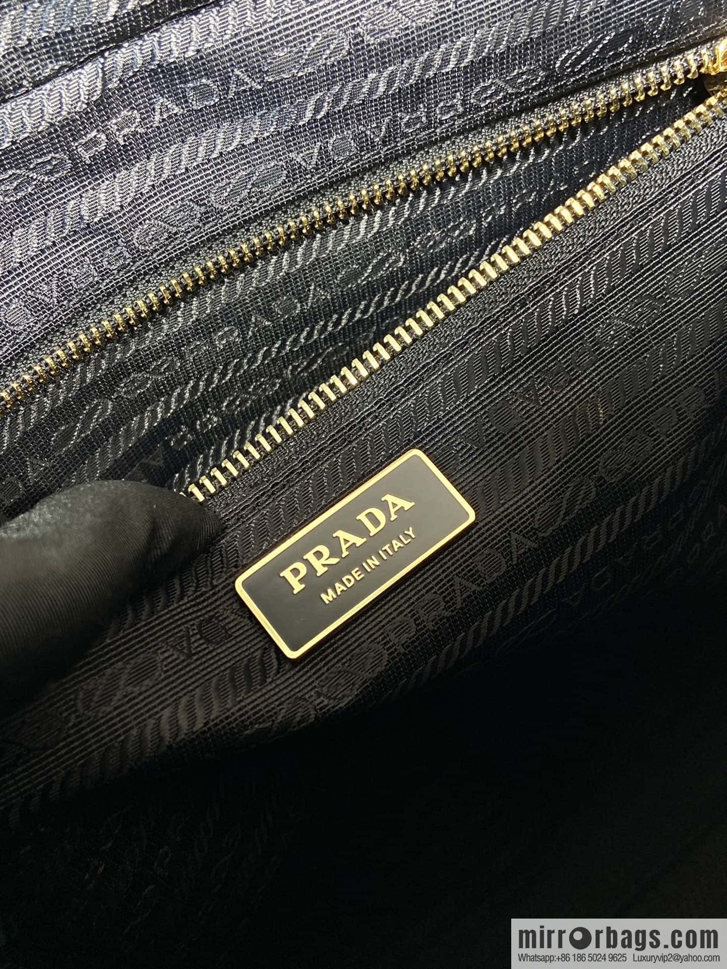 PRADA Vintage chain strap hobo bag large 🎉 1BG467