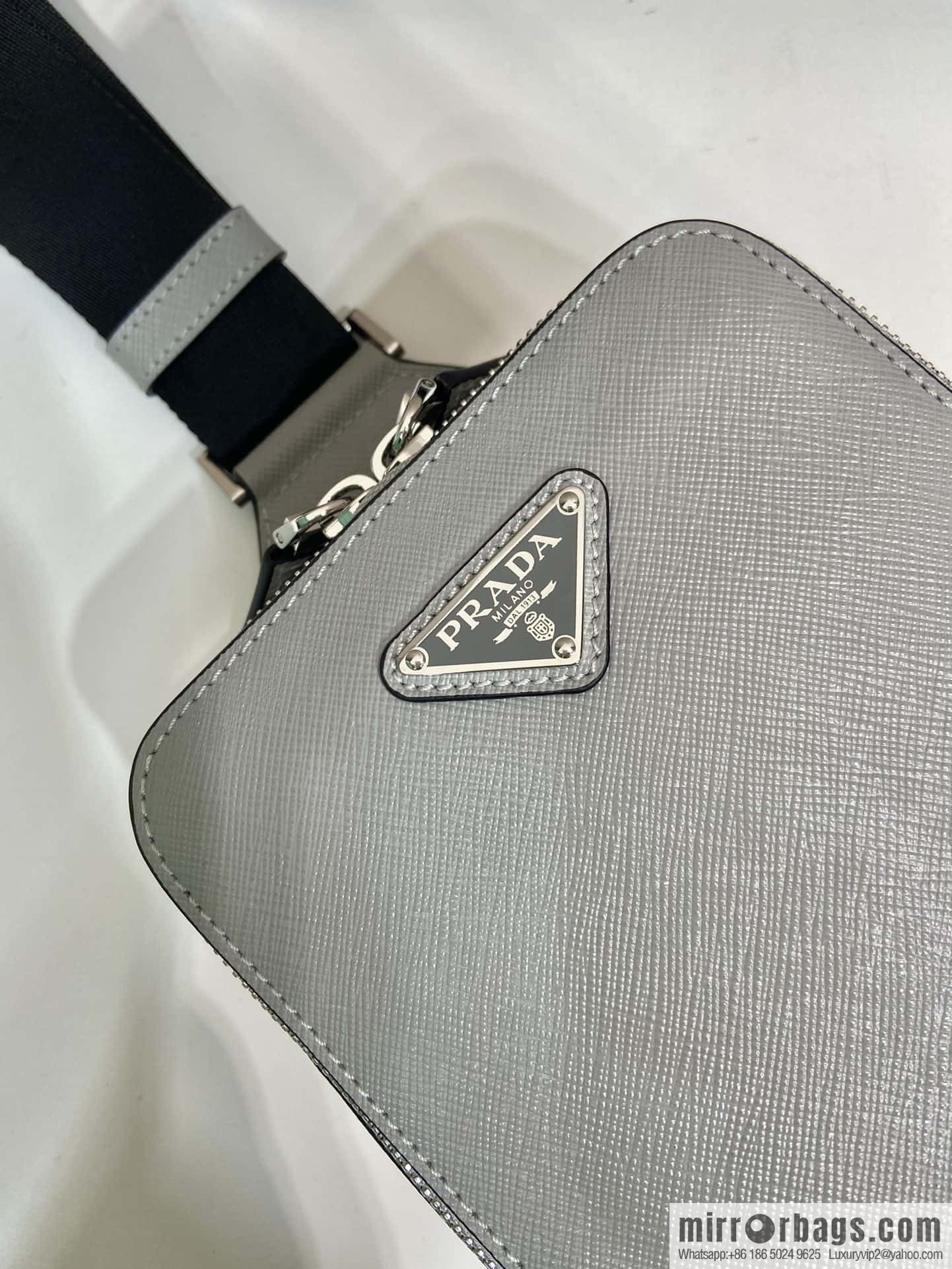 PRADA new breast bag 🎉 2VZ106 grey
