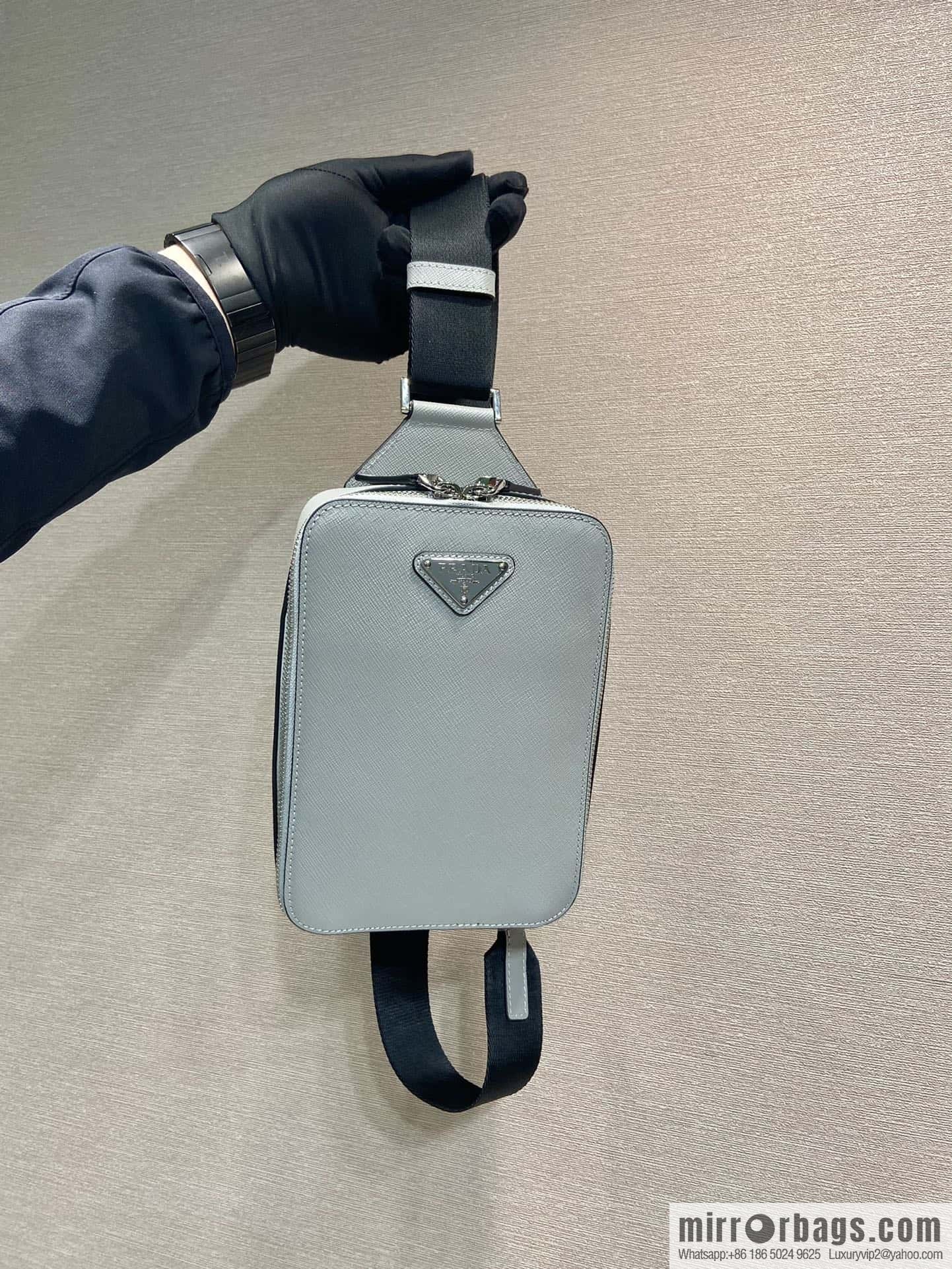 PRADA new breast bag 🎉 2VZ106 grey
