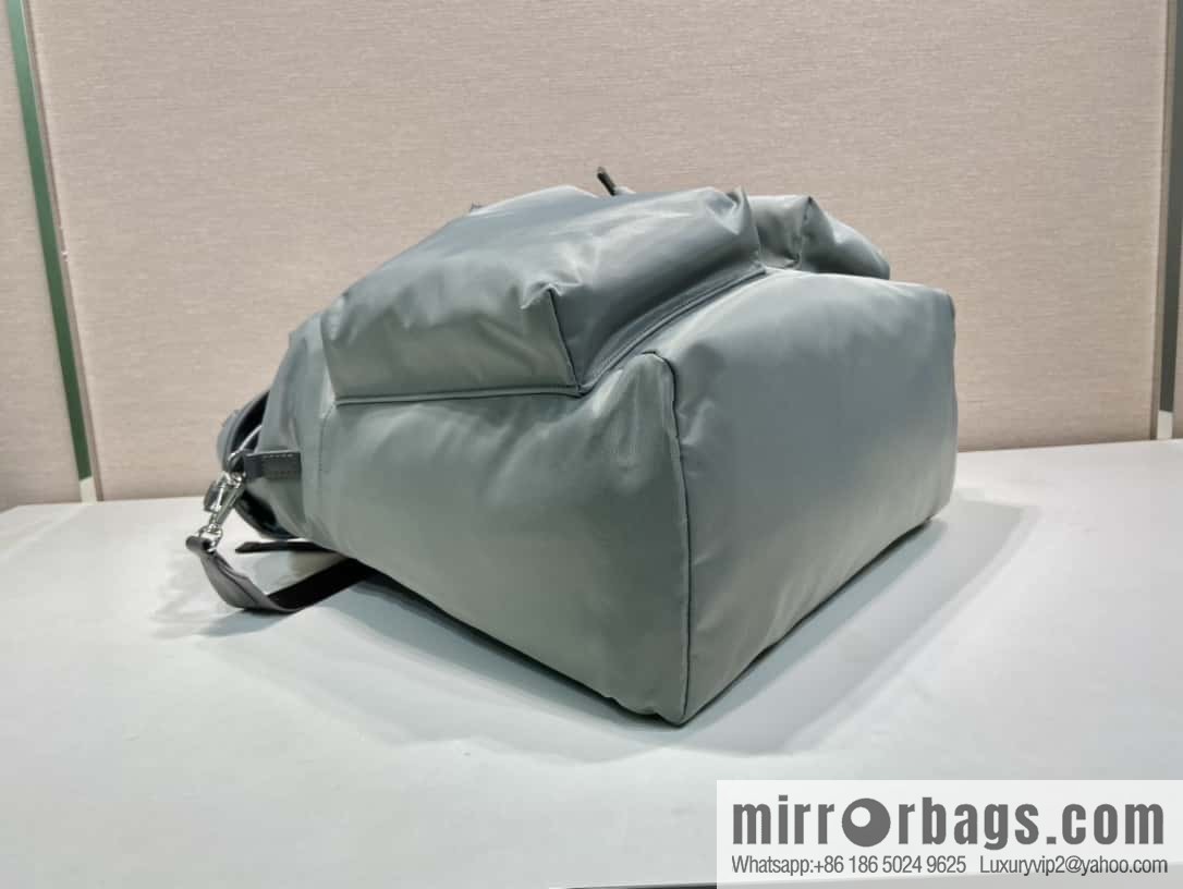 PRADA new catwalk model 🎉 2VZ108 shoulder back/shoulder bag, gray