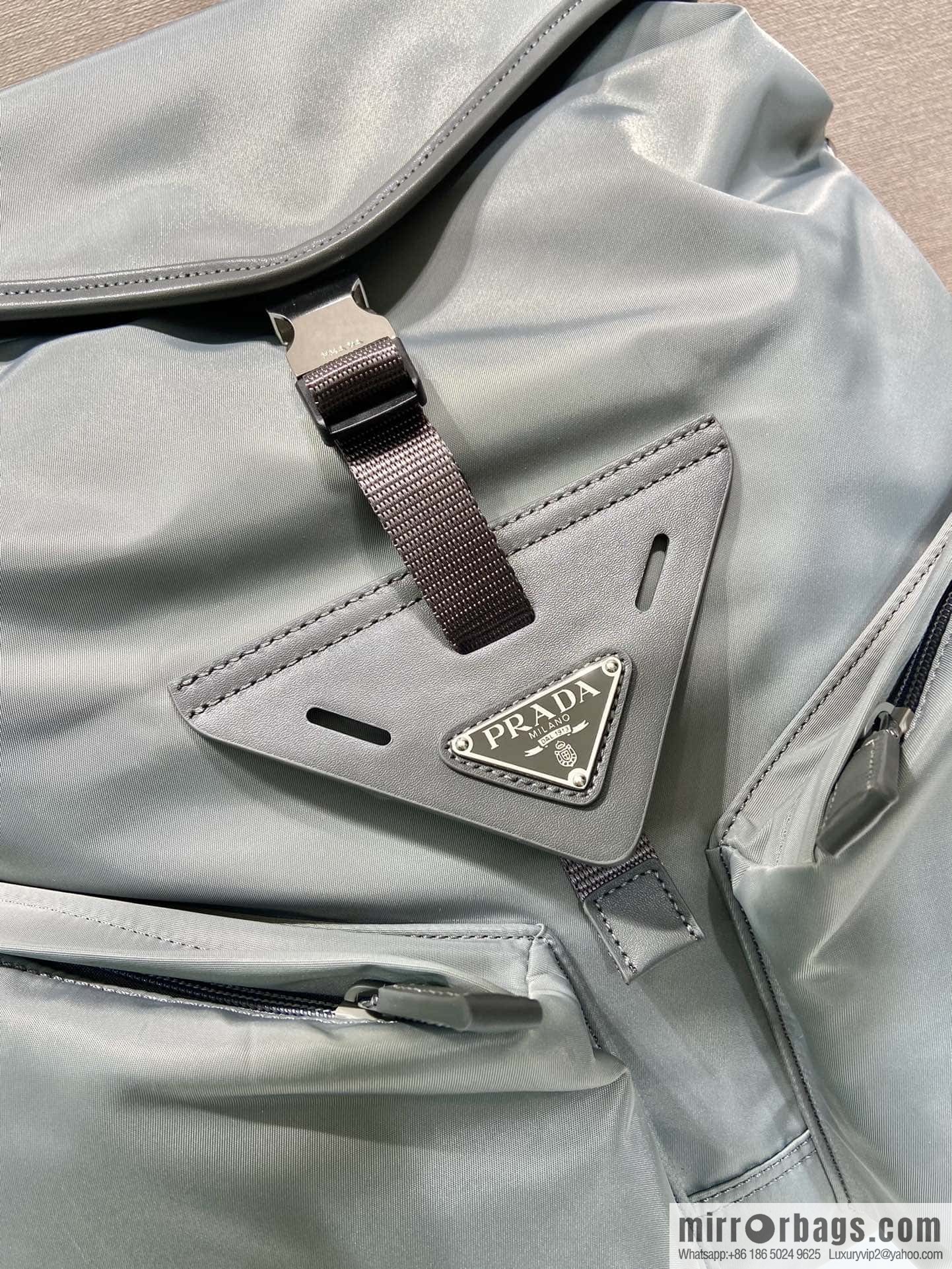 PRADA new catwalk model 🎉 2VZ108 shoulder back/shoulder bag, gray