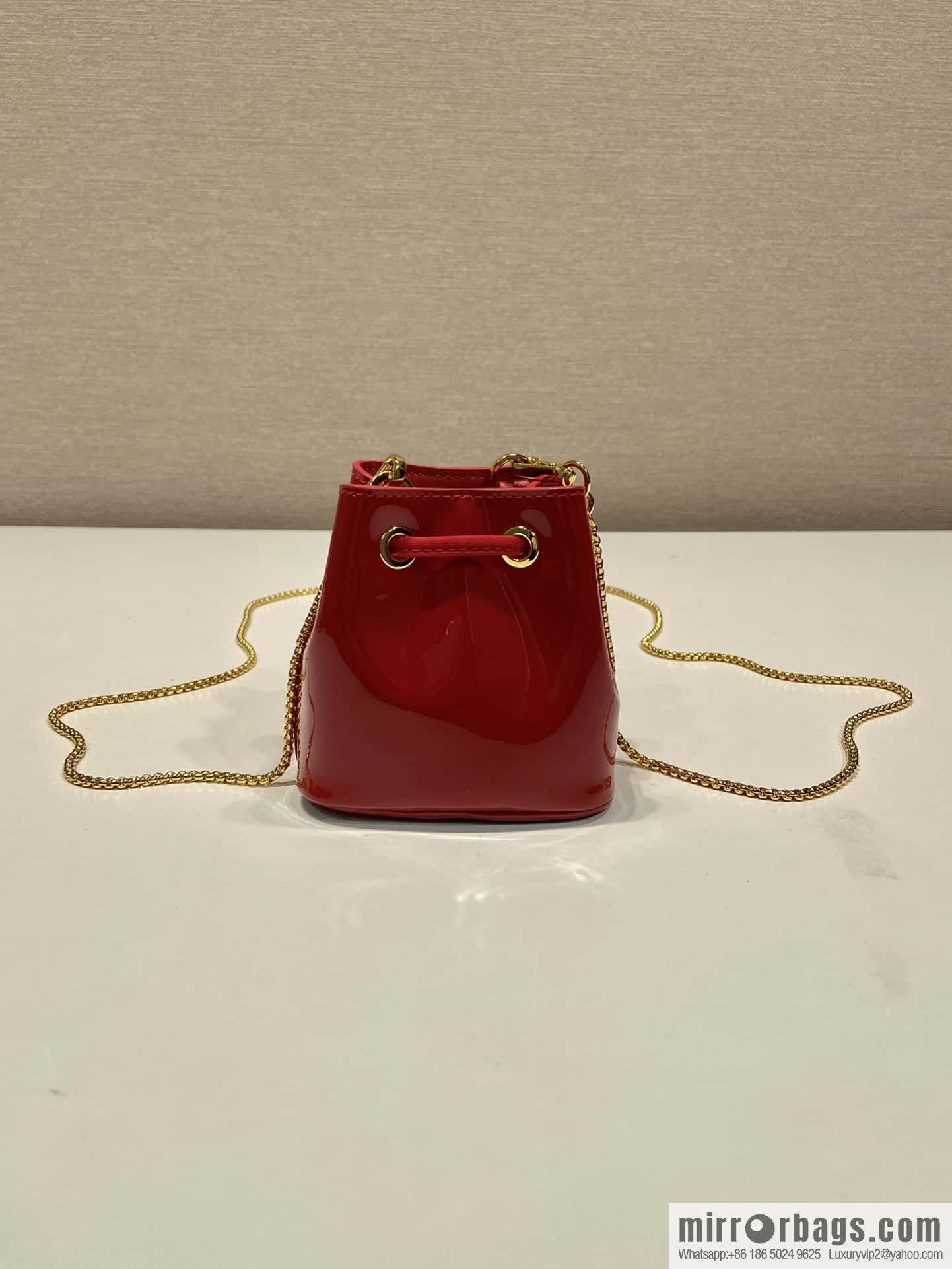 PRADA patent leather bucket 🎉 1NR016 red
