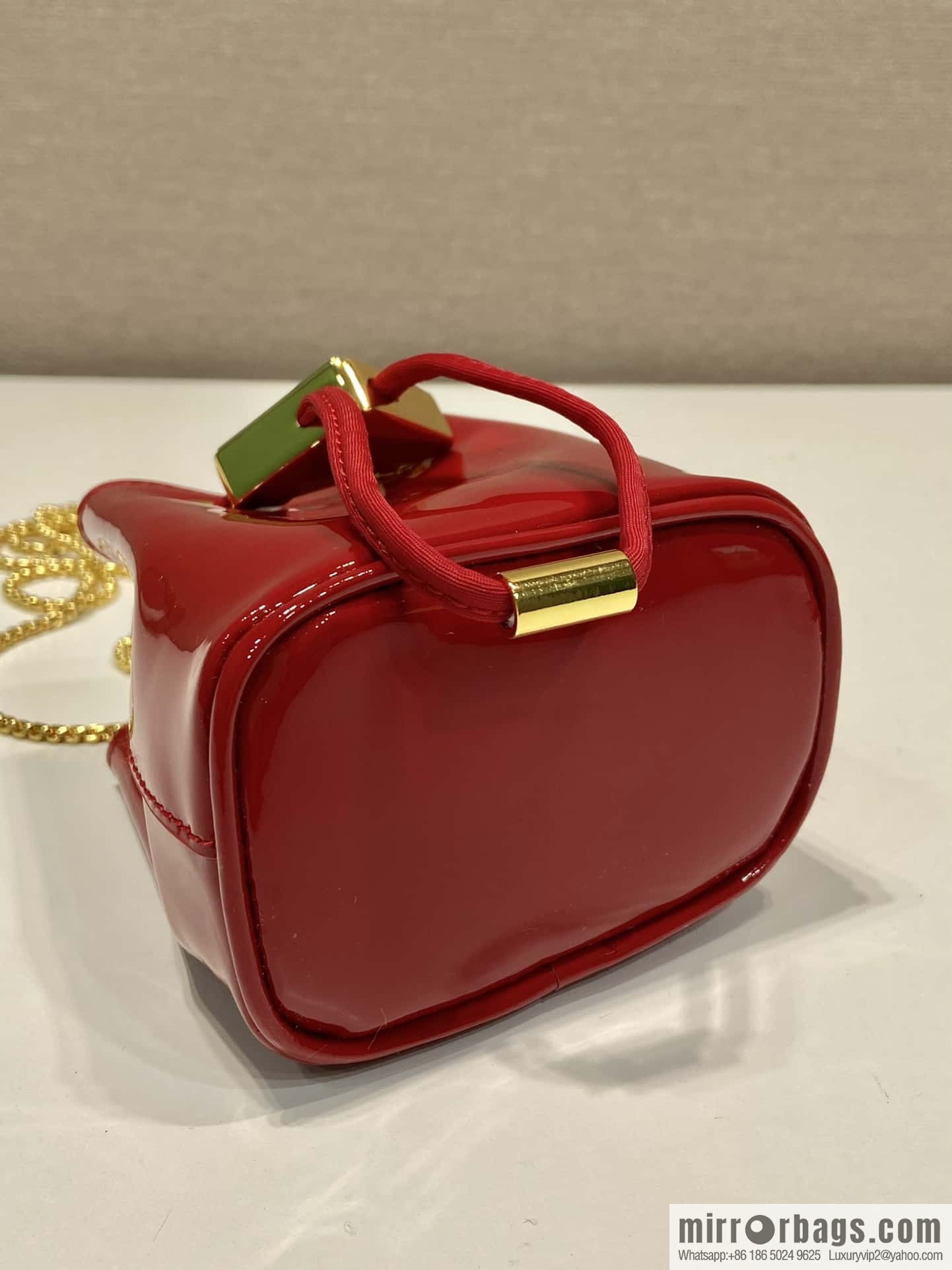 PRADA patent leather bucket 🎉 1NR016 red