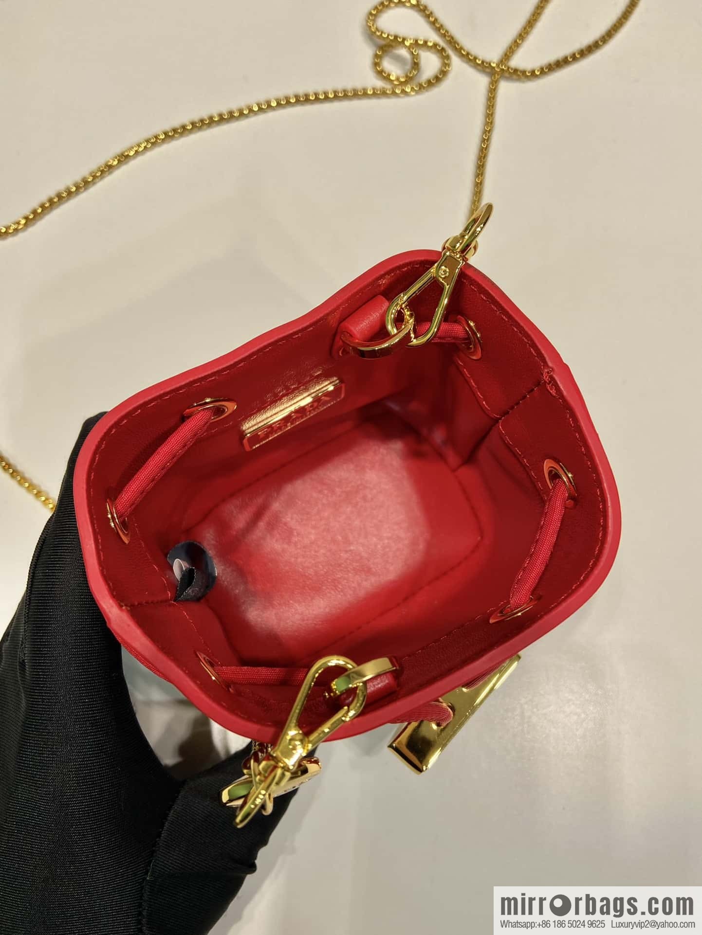 PRADA patent leather bucket 🎉 1NR016 red