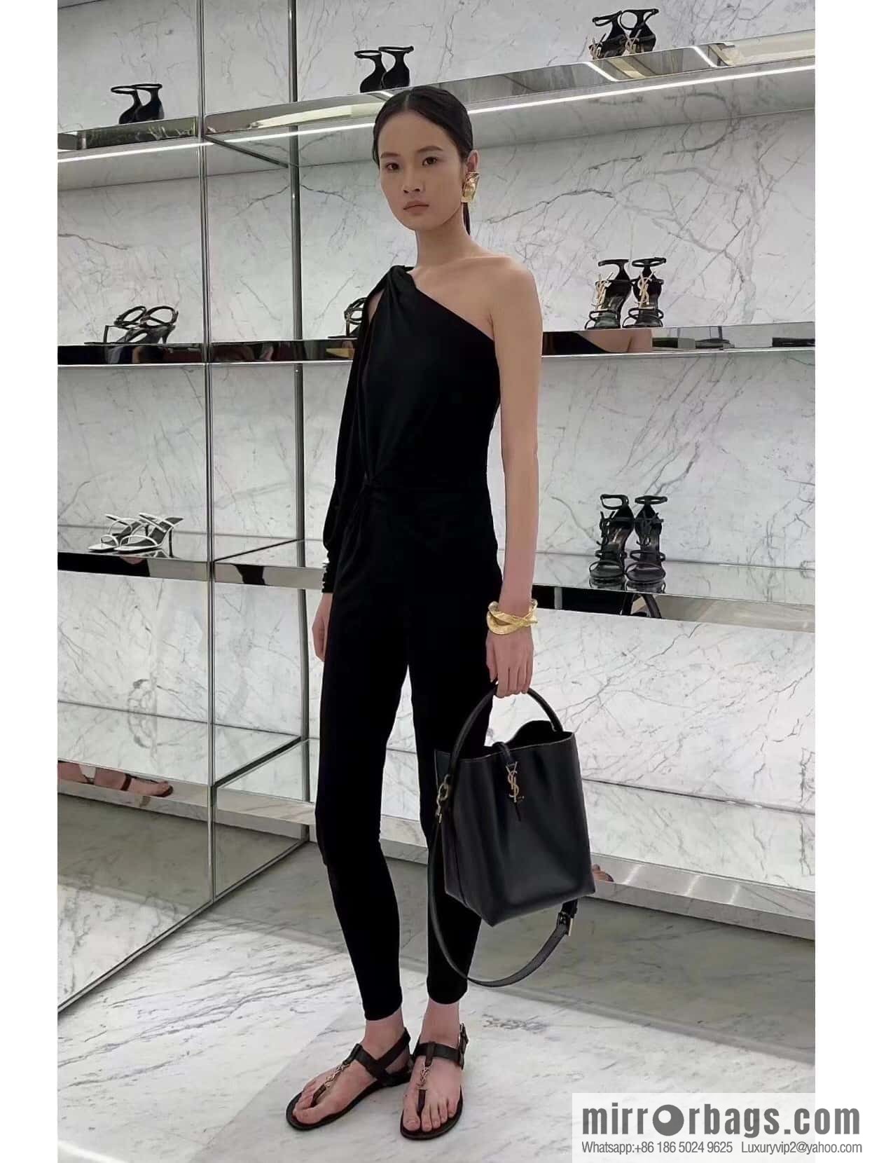 SAINT LAURENT YSL Glossy leather (fabric) large bucket bag 742828 black gold