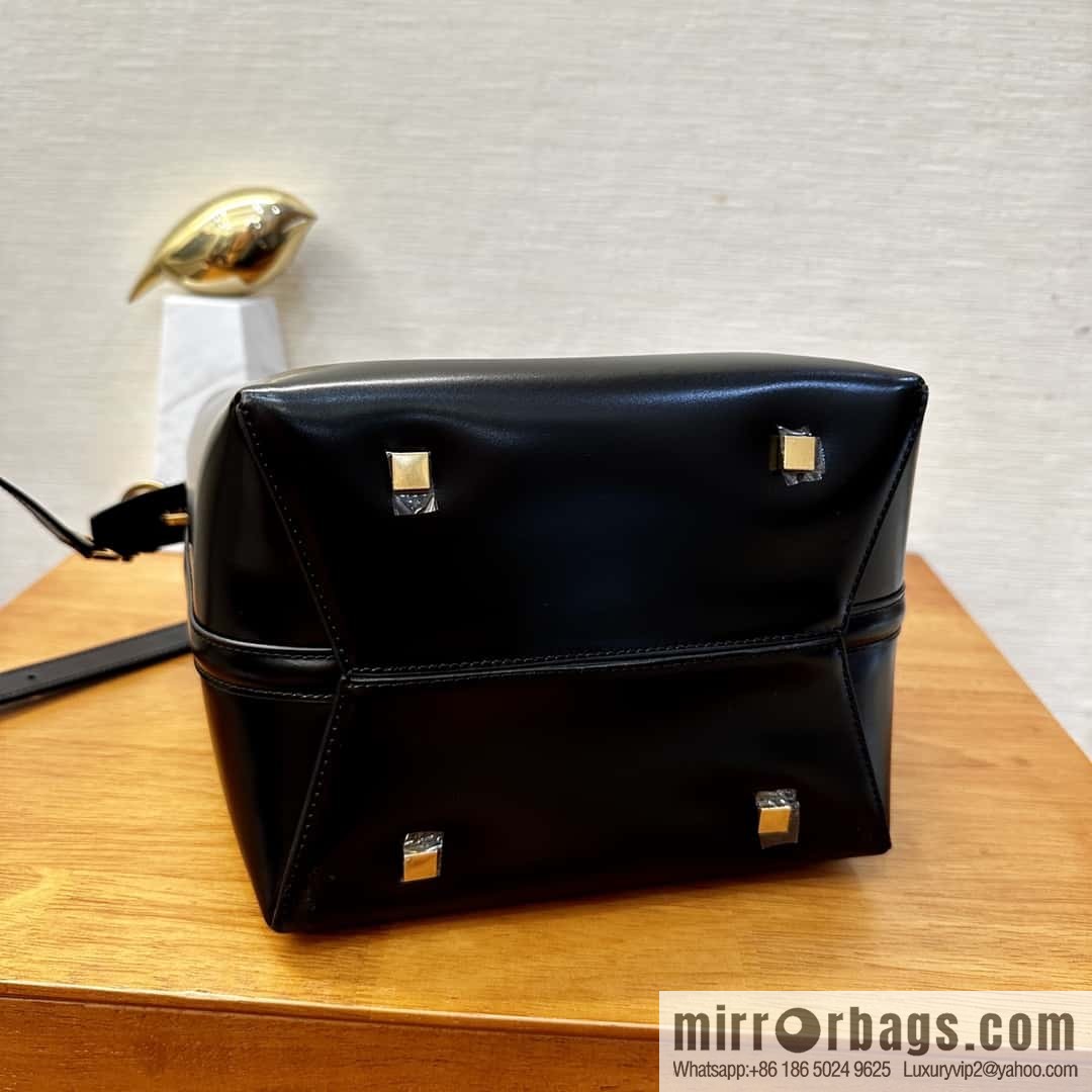 SAINT LAURENT YSL Glossy leather (fabric) large bucket bag 742828 black gold