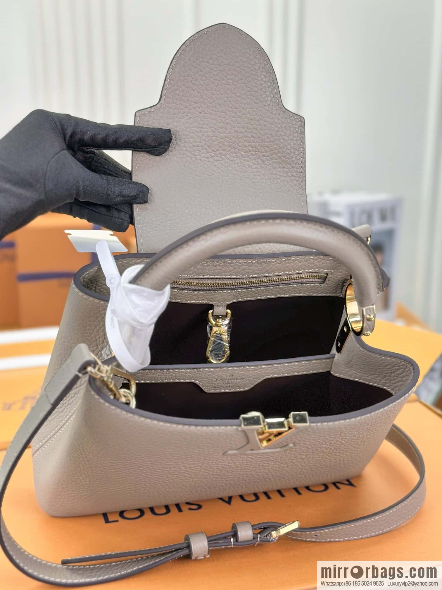 LV M94634 Capucines BB