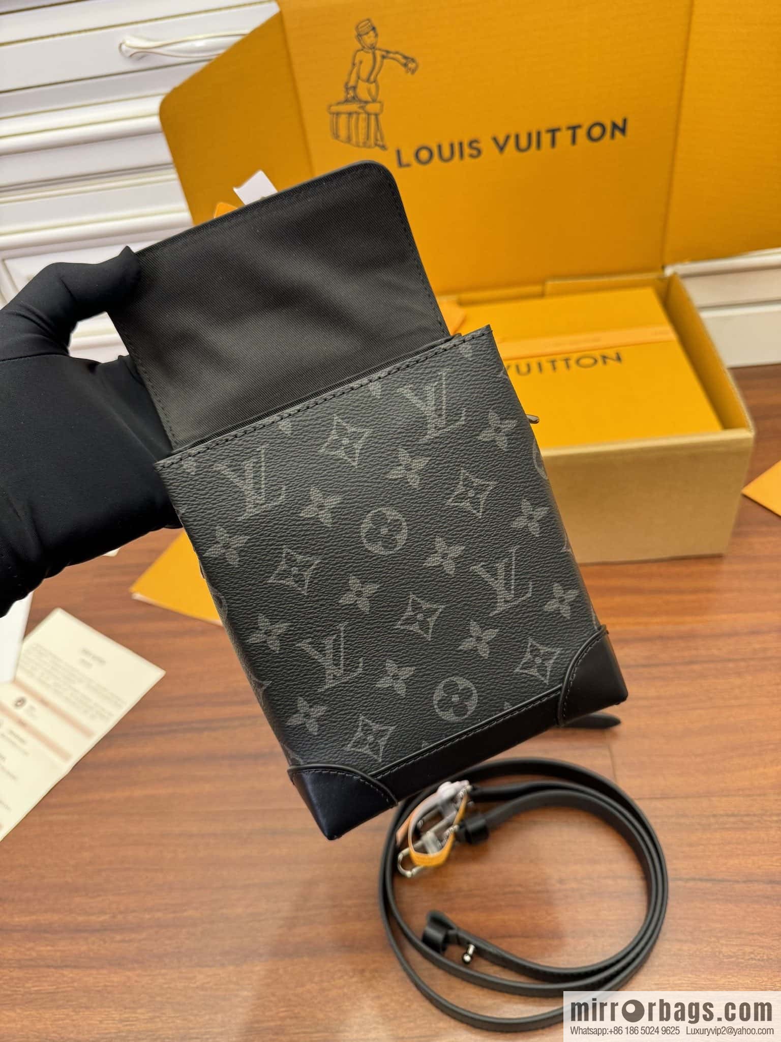 Louis Vuitton M82774 Nano Steamer