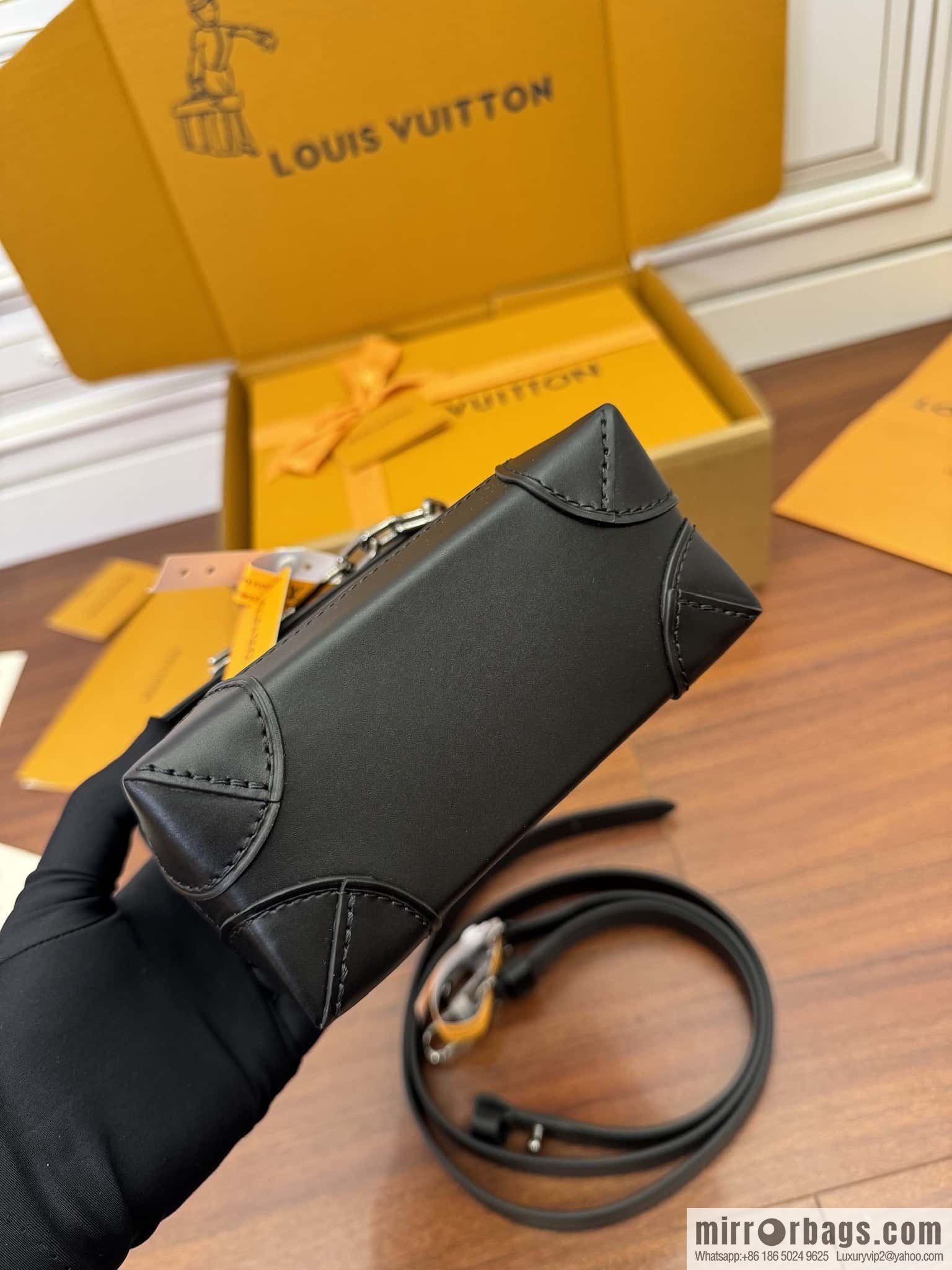 Louis Vuitton M82774 Nano Steamer