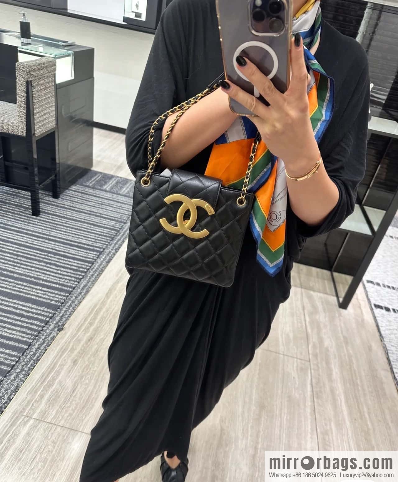 CHANEL Vintage large armpit bag AS4596