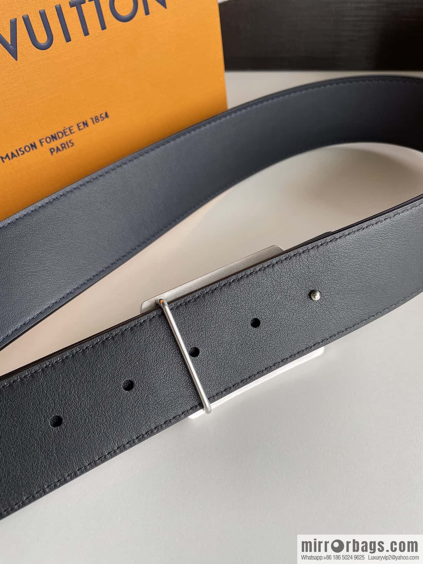 LV/Louis Vuitton, Stainless Steel Letter Square Resin Craft Diamond Inlaid Metal Buckle 4.0cm Belt