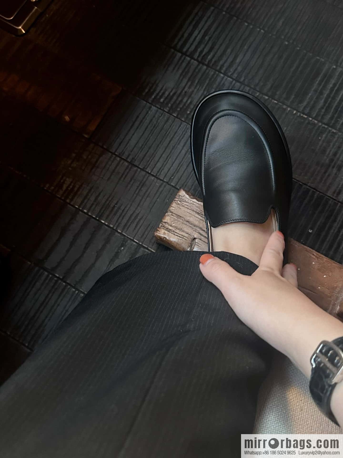 𝐓𝐇𝐄 𝐑𝐎𝐖|𝟐𝟎𝟐𝟑 black flat loafers