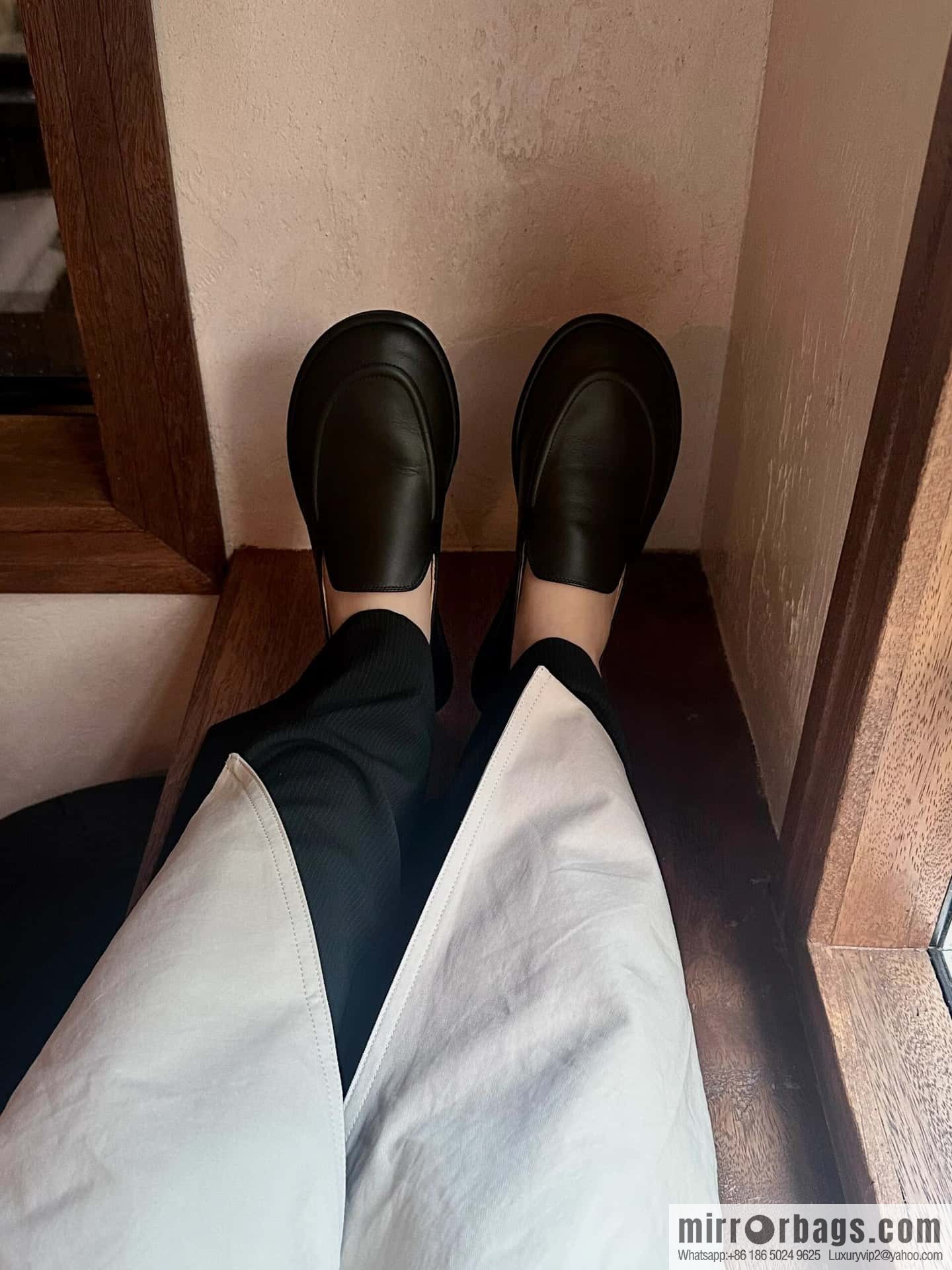 𝐓𝐇𝐄 𝐑𝐎𝐖|𝟐𝟎𝟐𝟑 black flat loafers