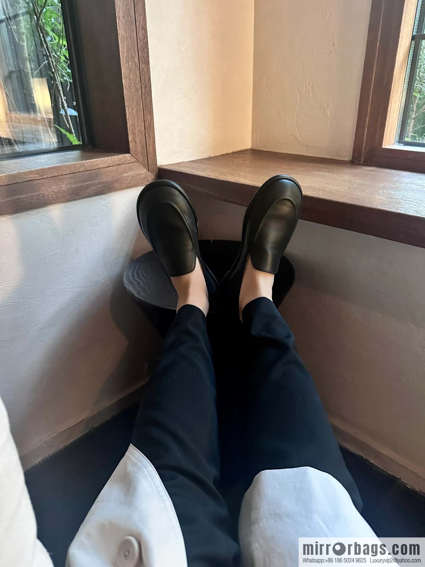 𝐓𝐇𝐄 𝐑𝐎𝐖|𝟐𝟎𝟐𝟑 black flat loafers