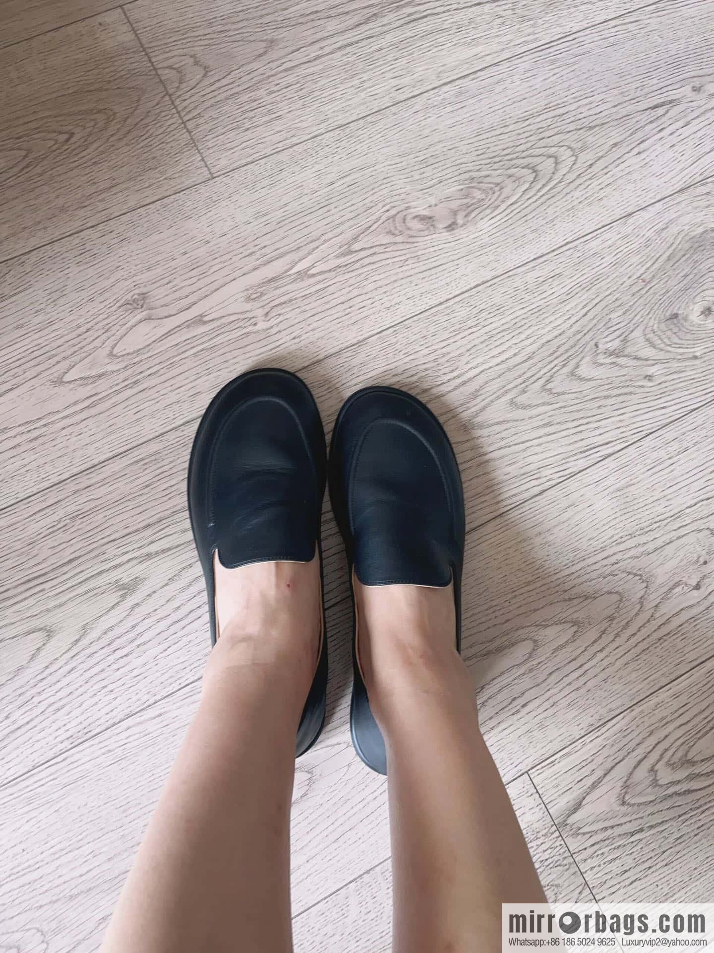 𝐓𝐇𝐄 𝐑𝐎𝐖|𝟐𝟎𝟐𝟑 black flat loafers