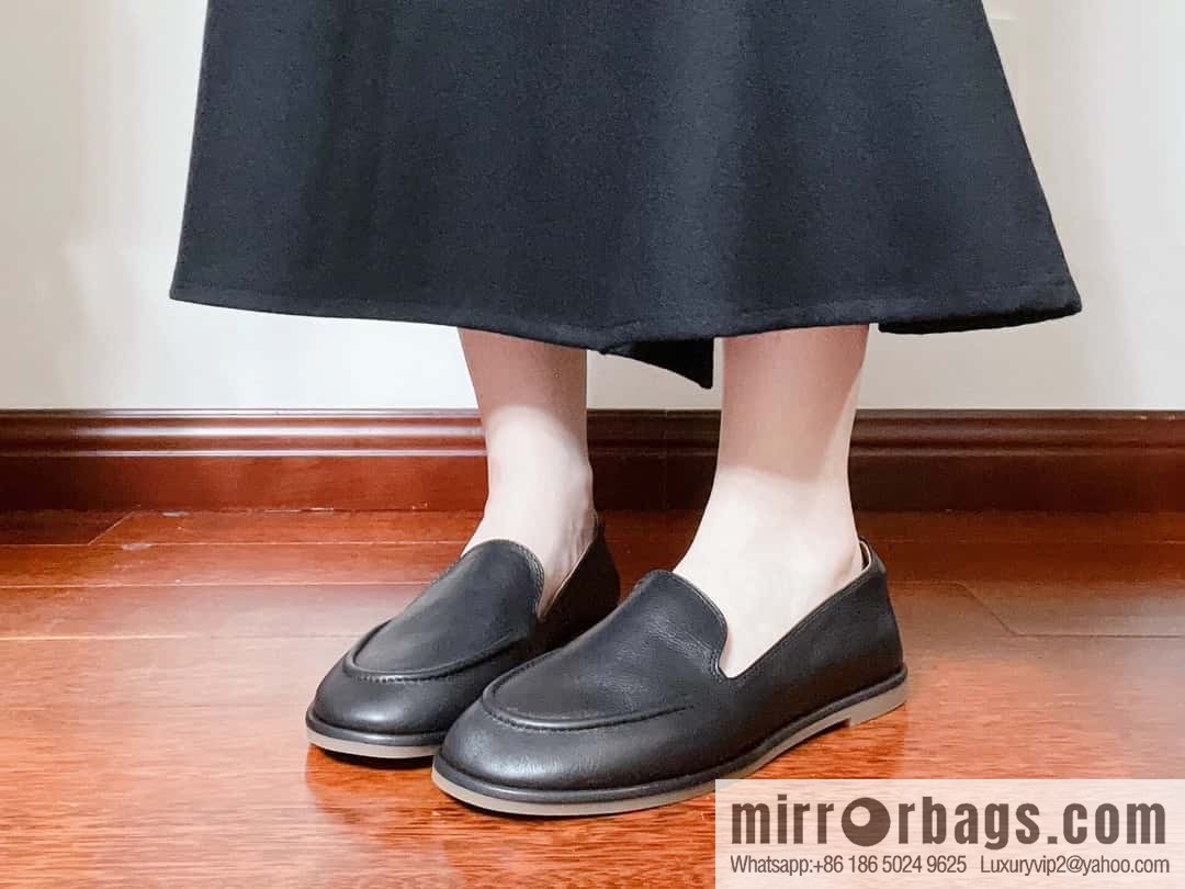 𝐓𝐇𝐄 𝐑𝐎𝐖|𝟐𝟎𝟐𝟑 black flat loafers