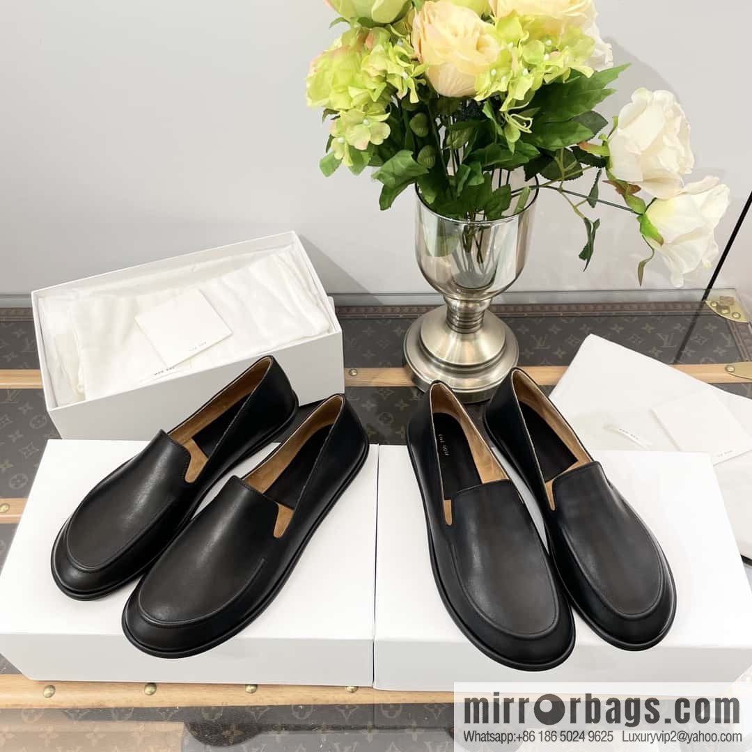 𝐓𝐇𝐄 𝐑𝐎𝐖|𝟐𝟎𝟐𝟑 black flat loafers