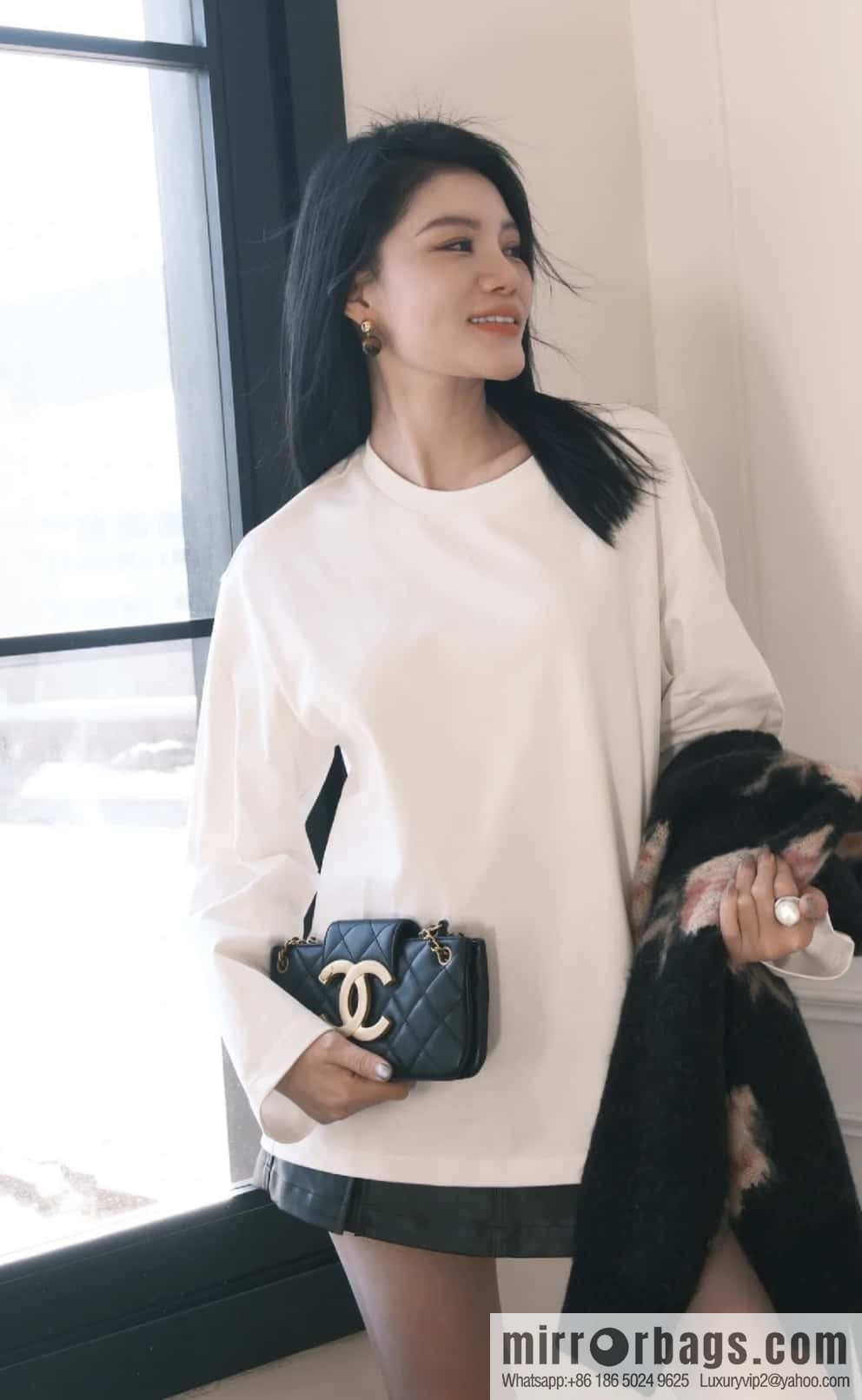 CHANEL | Original small sheepskin Vintage baguette bag AS4611