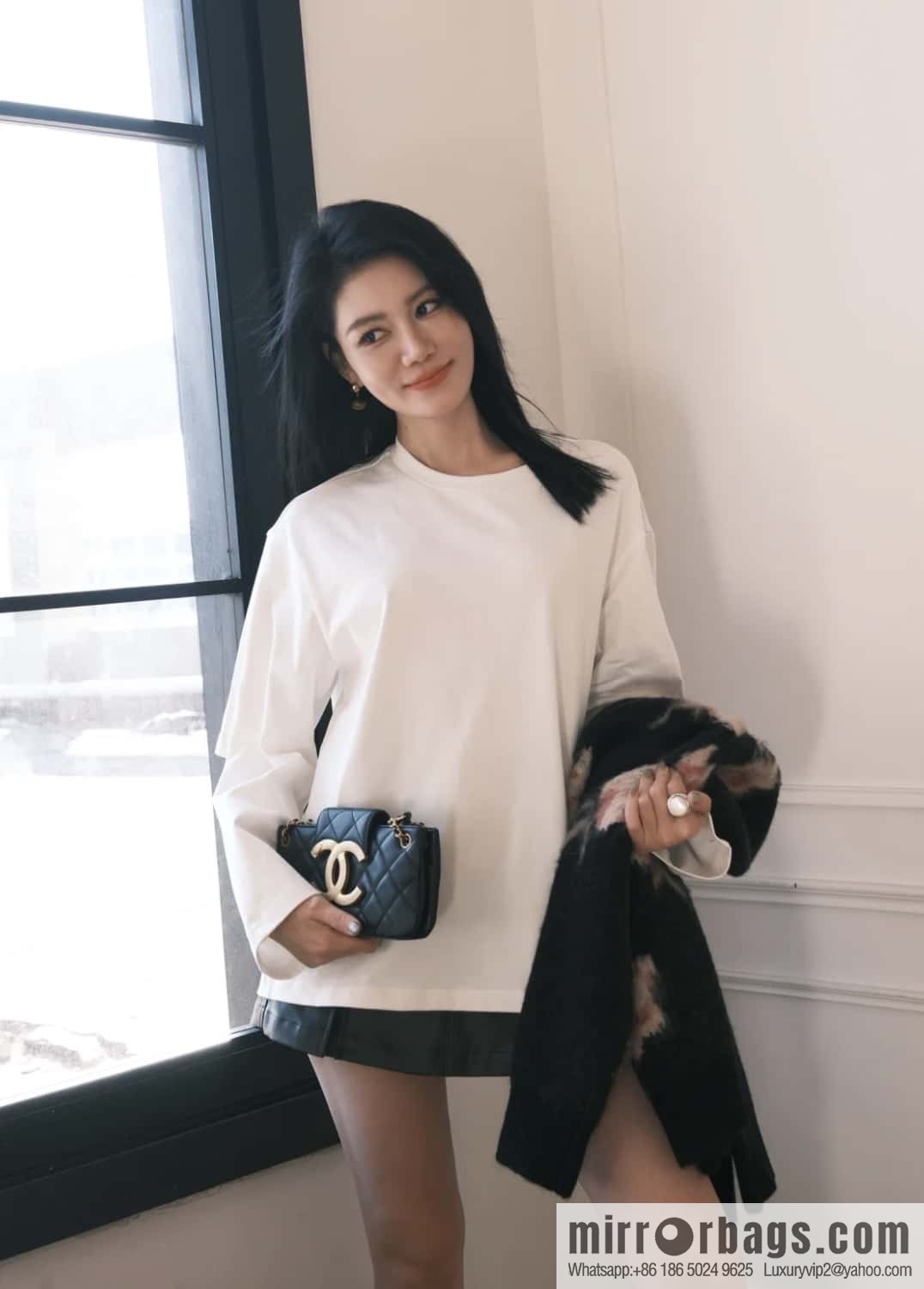 CHANEL | Original small sheepskin Vintage baguette bag AS4611